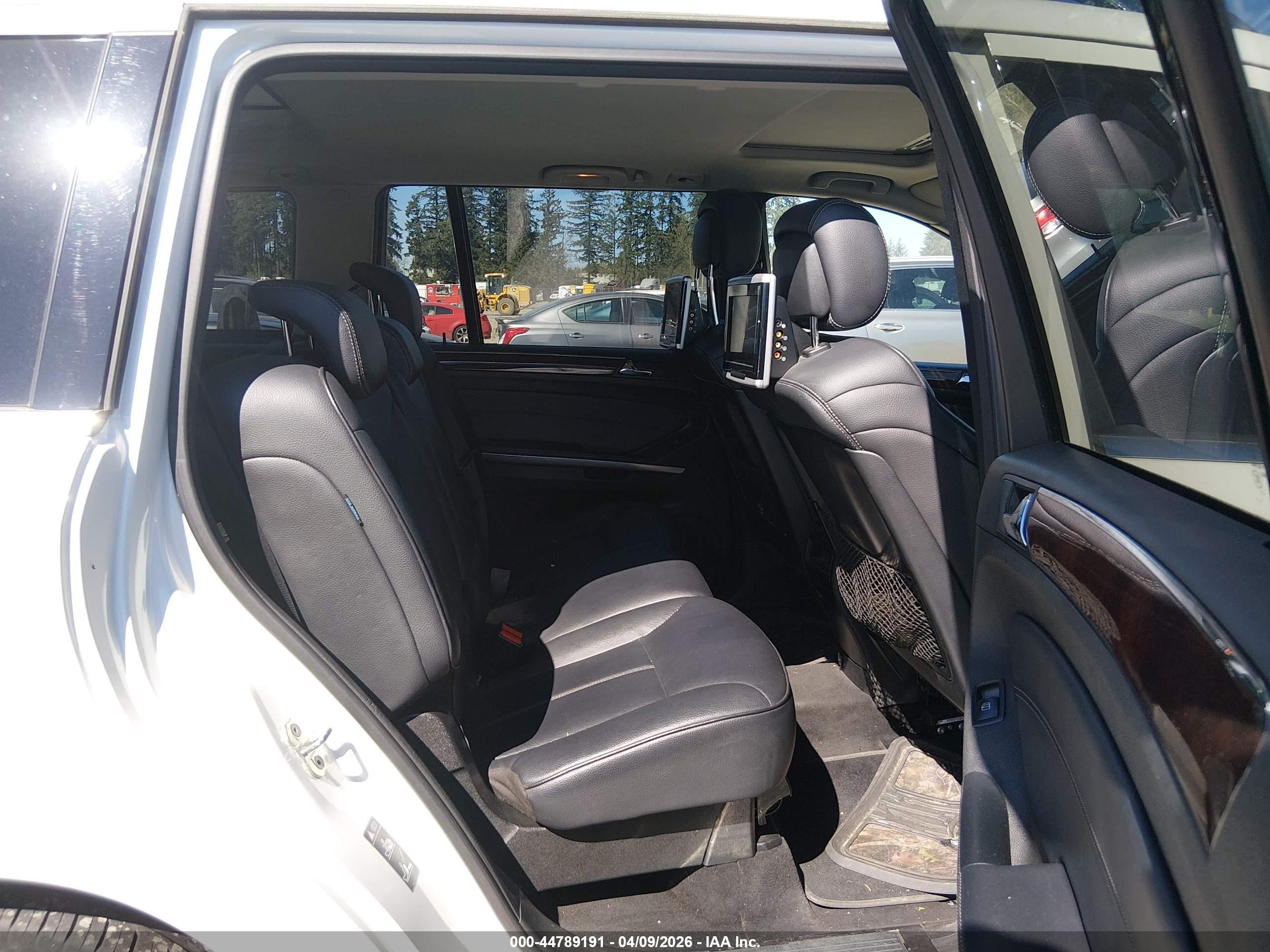 2010 Mercedes-benz Gl 450 4matic Белый vin: 4JGBF7BEXAA543503