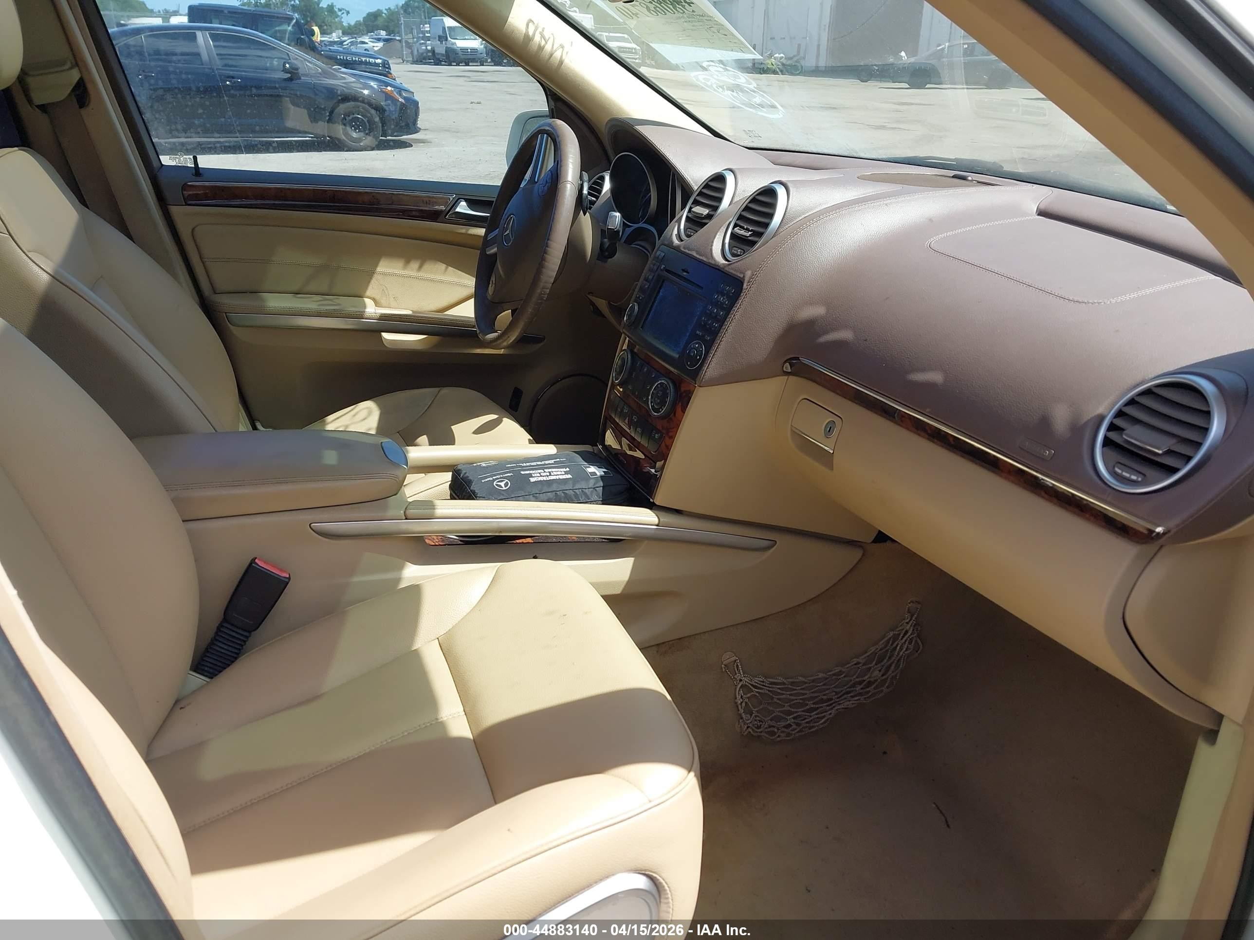 2010 Mercedes-benz Gl 450 4matic Белый vin: 4JGBF7BEXAA557580