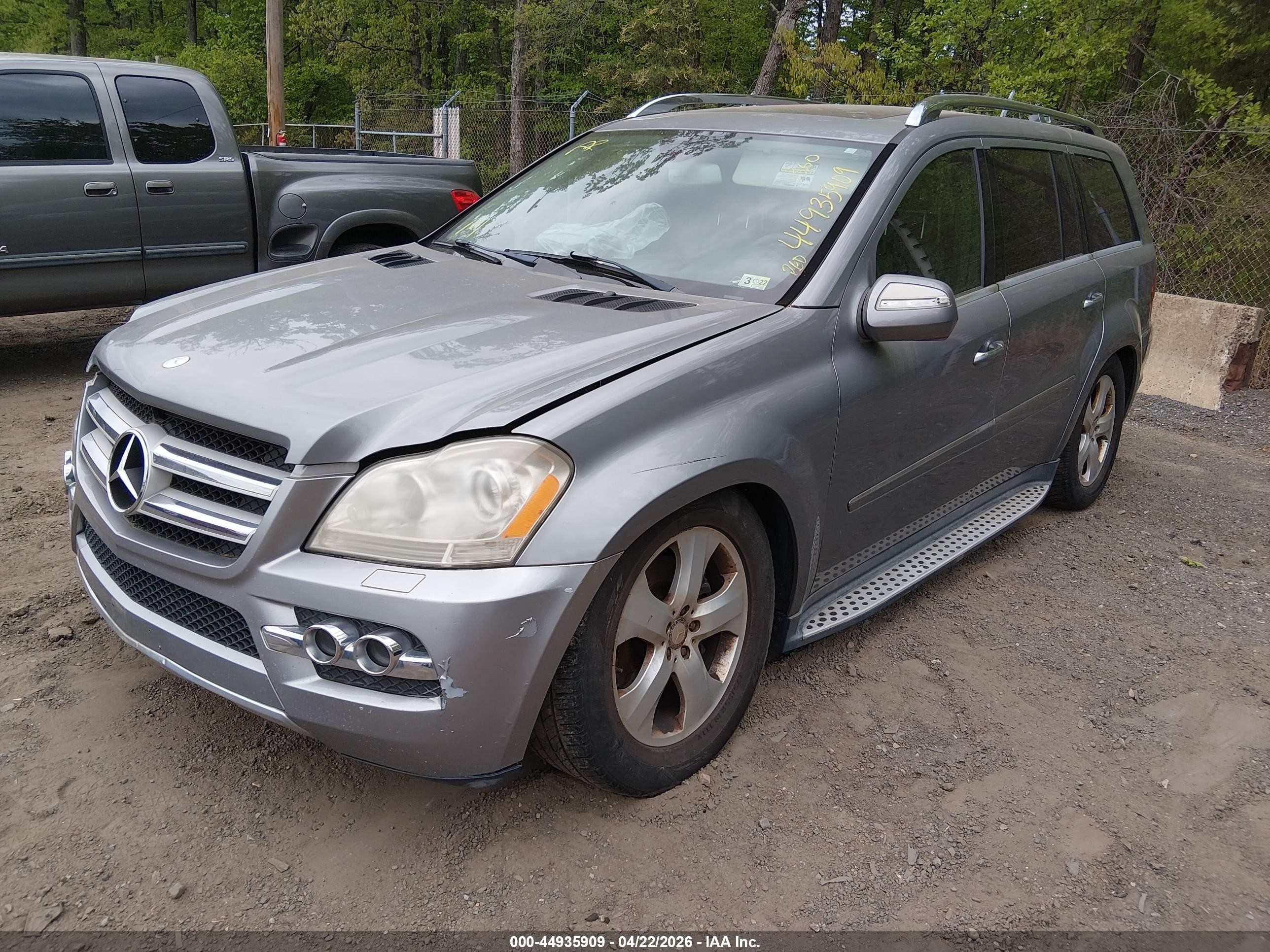 2010 Mercedes-benz Gl 450 4matic Silver vin: 4JGBF7BEXAA567414