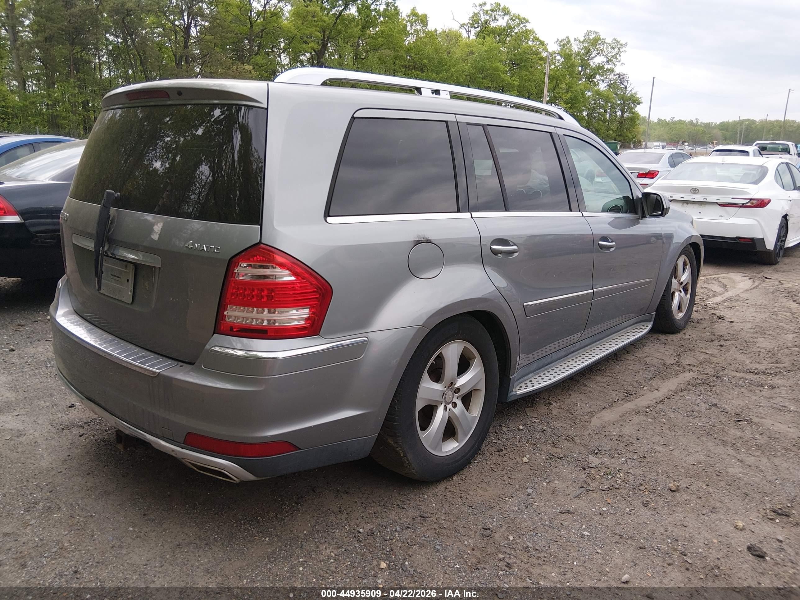 2010 Mercedes-benz Gl 450 4matic Silver vin: 4JGBF7BEXAA567414