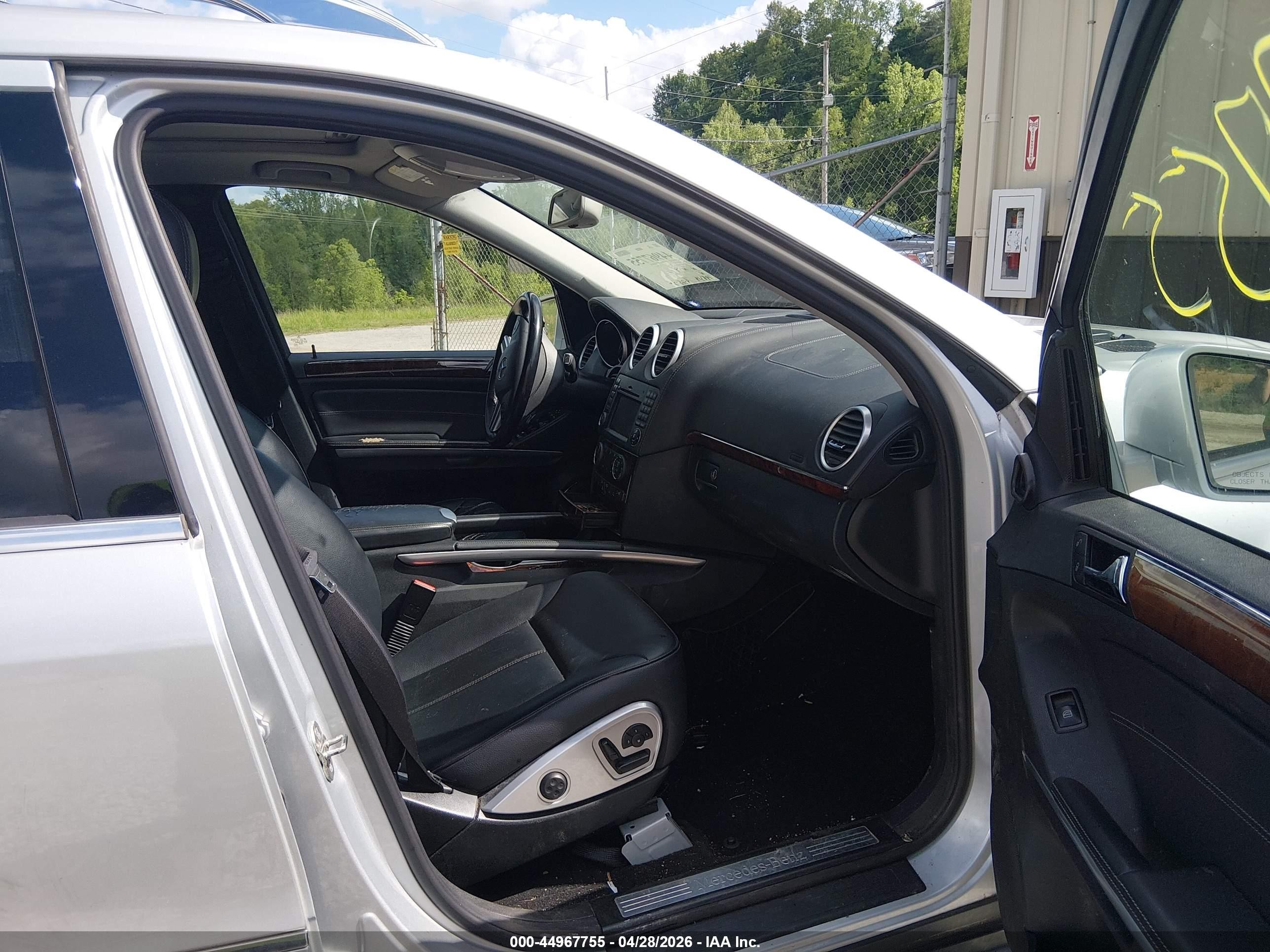 2011 Mercedes-benz Gl 450 4matic Серебряный vin: 4JGBF7BEXBA689210