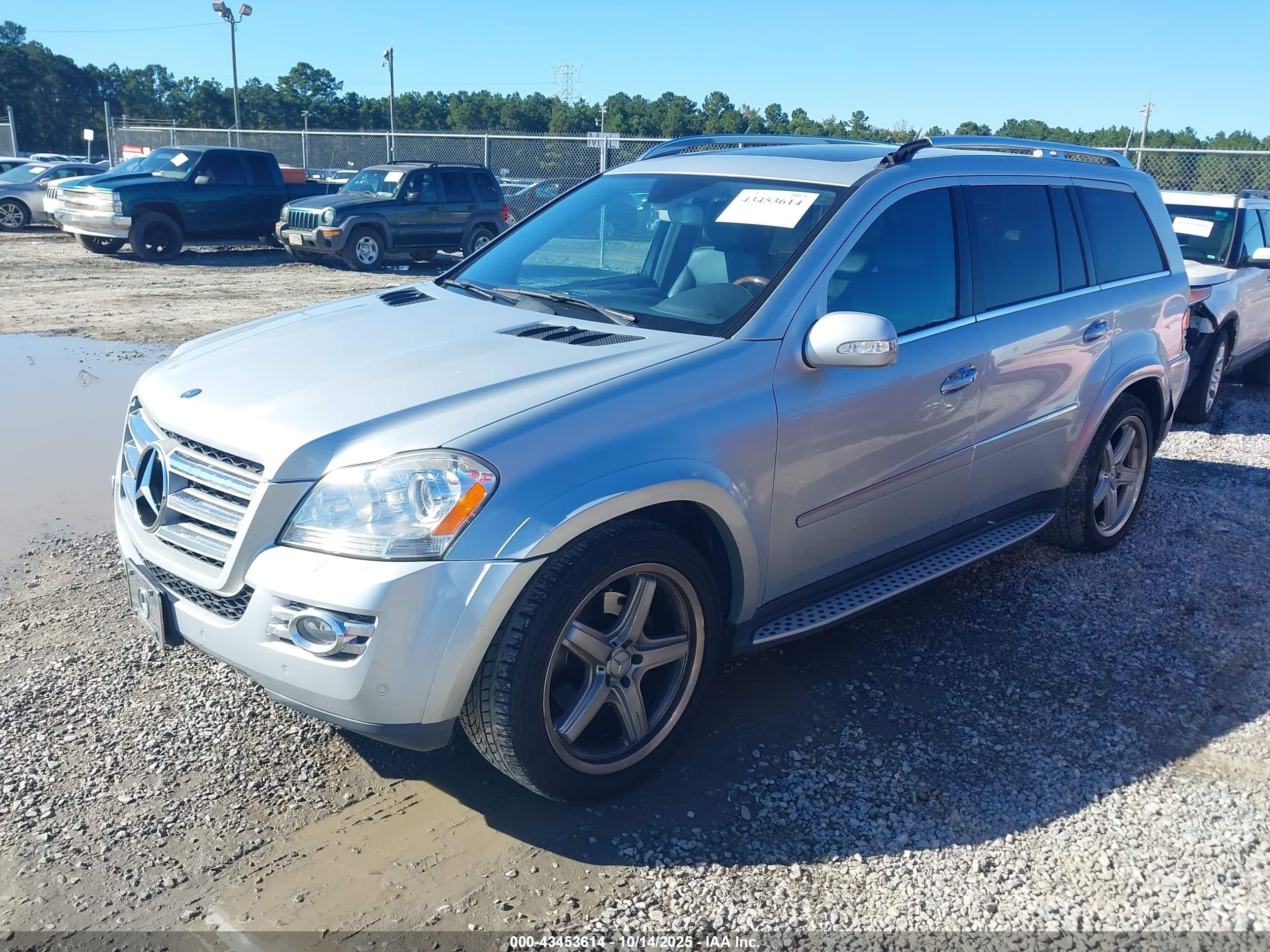 2008 Mercedes-benz Gl 550 4matic Серебряный vin: 4JGBF86E18A384283