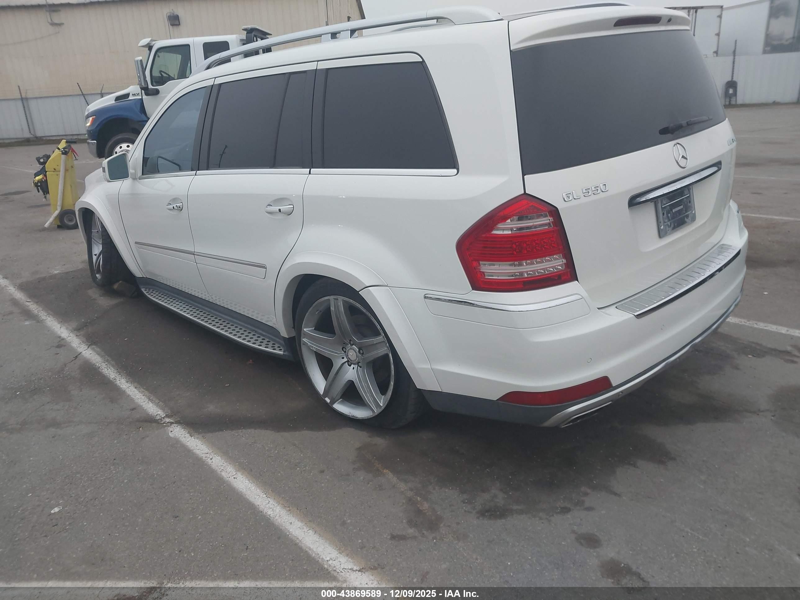 2011 Mercedes-benz Gl 550 4matic Белый vin: 4JGBF8GE0BA742916
