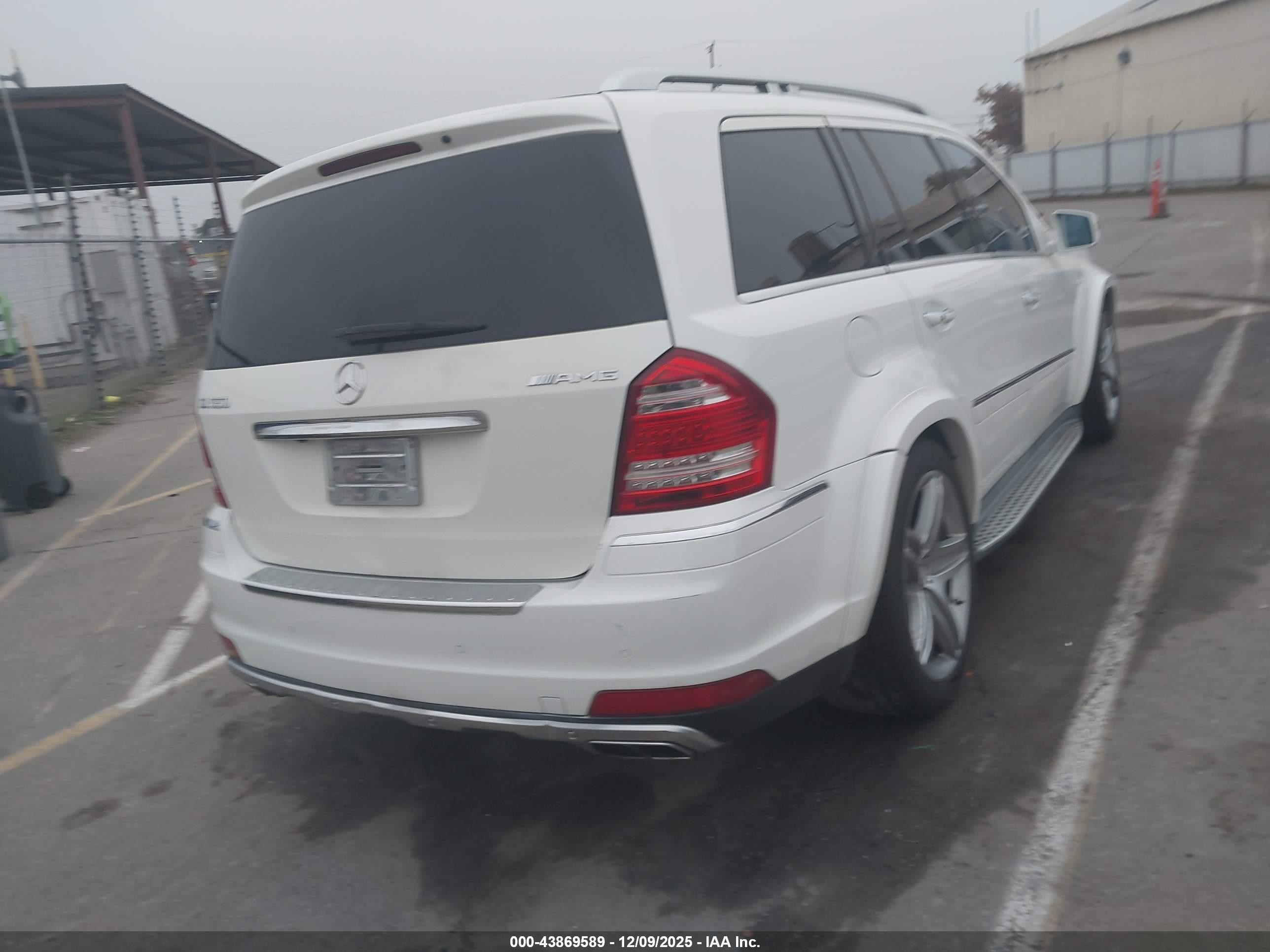 2011 Mercedes-benz Gl 550 4matic Белый vin: 4JGBF8GE0BA742916