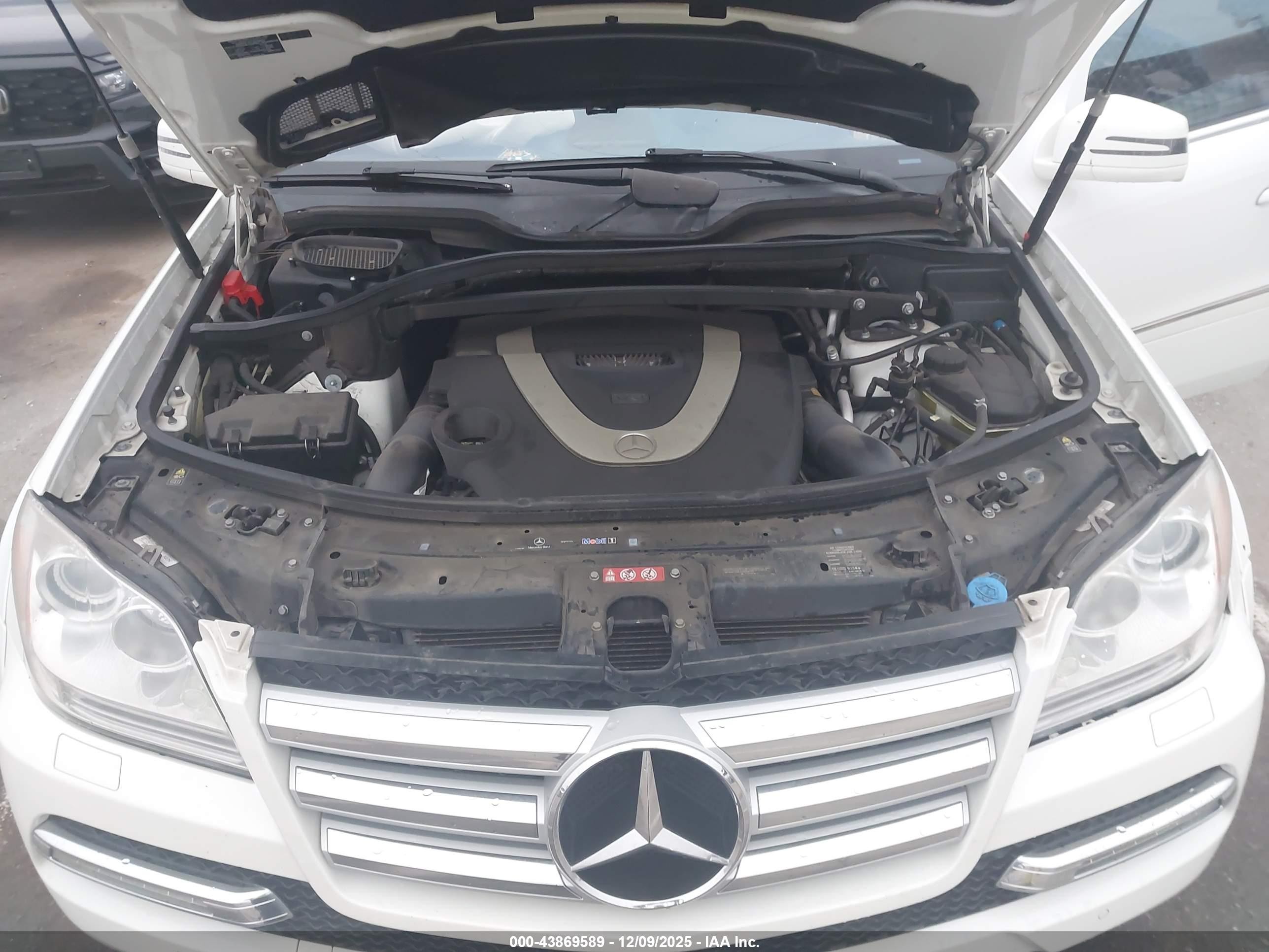 2011 Mercedes-benz Gl 550 4matic Белый vin: 4JGBF8GE0BA742916