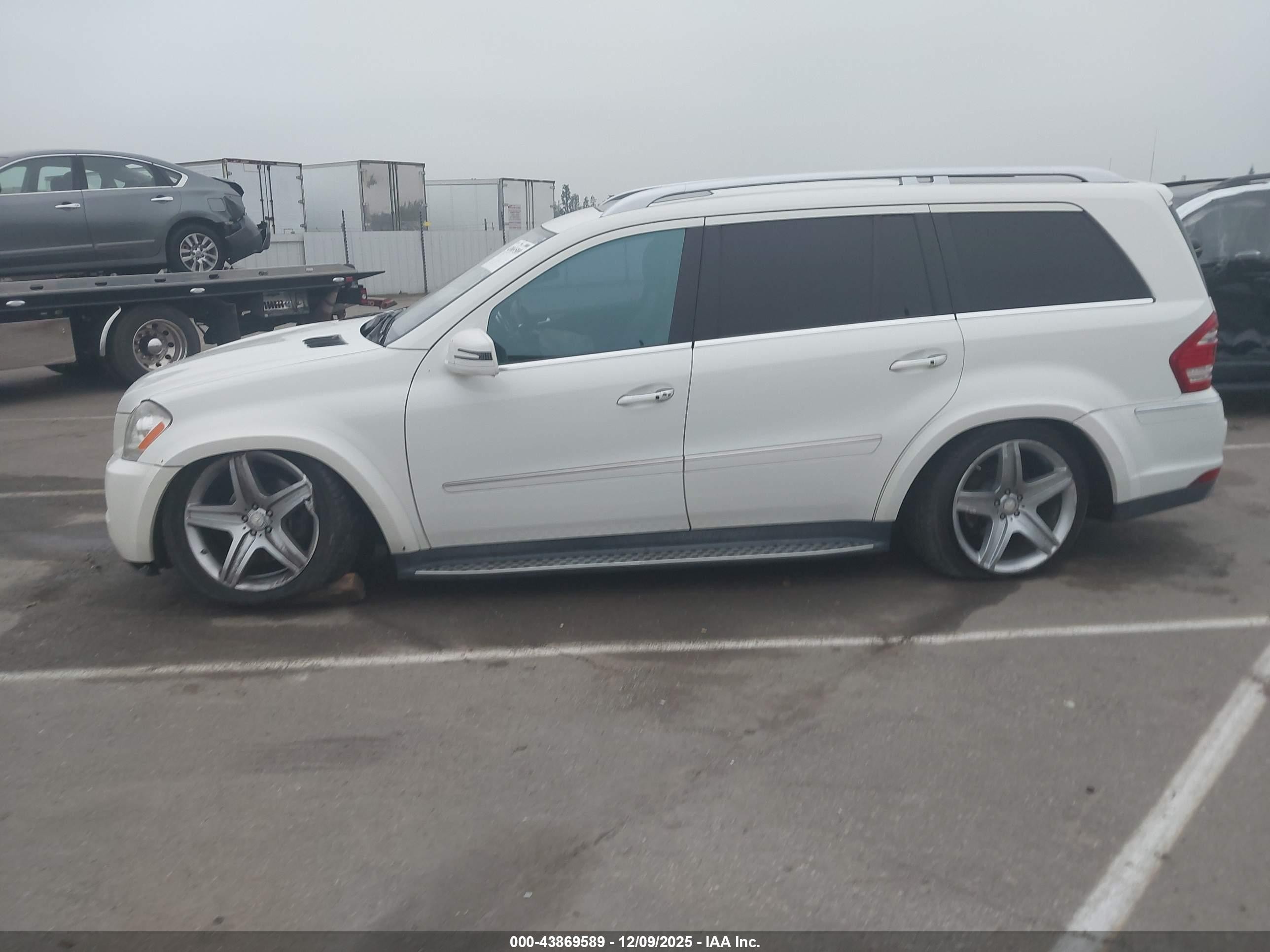 2011 Mercedes-benz Gl 550 4matic Белый vin: 4JGBF8GE0BA742916