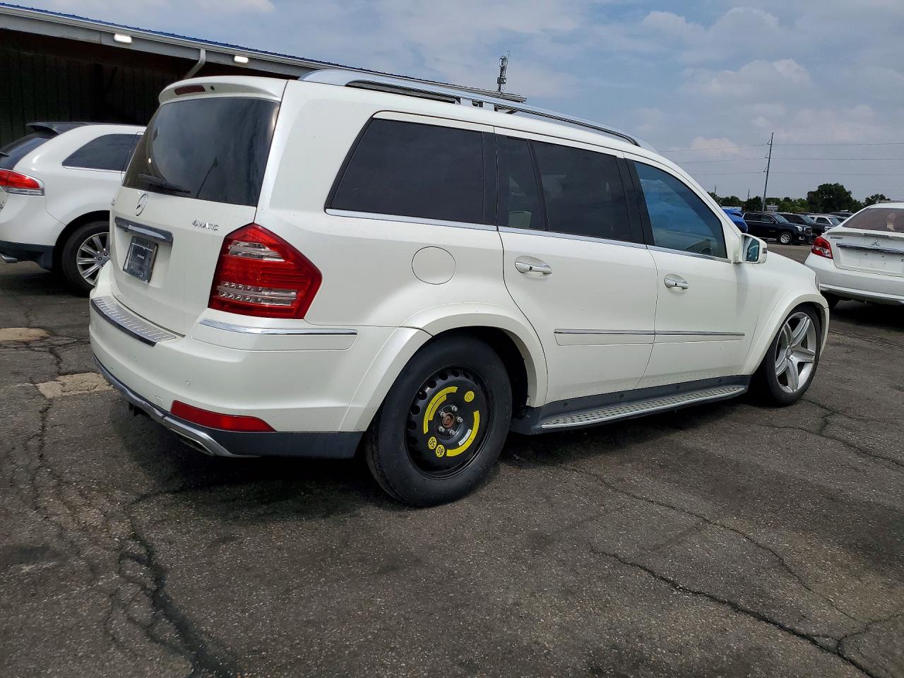 2011 Mercedes-benz Gl 550 4matic White vin: 4JGBF8GE1BA675730