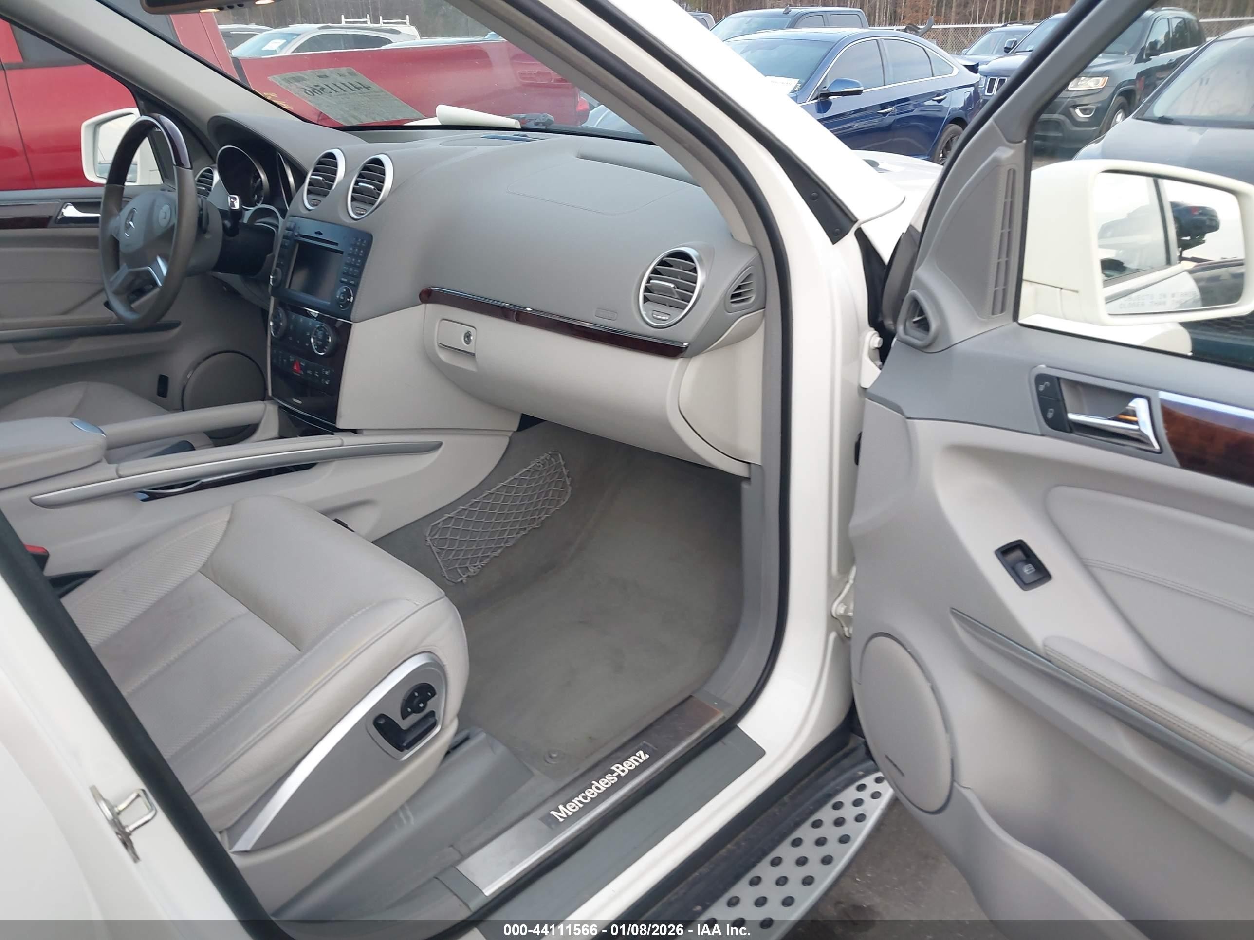 2011 Mercedes-benz Gl 550 4matic White vin: 4JGBF8GE2BA672688