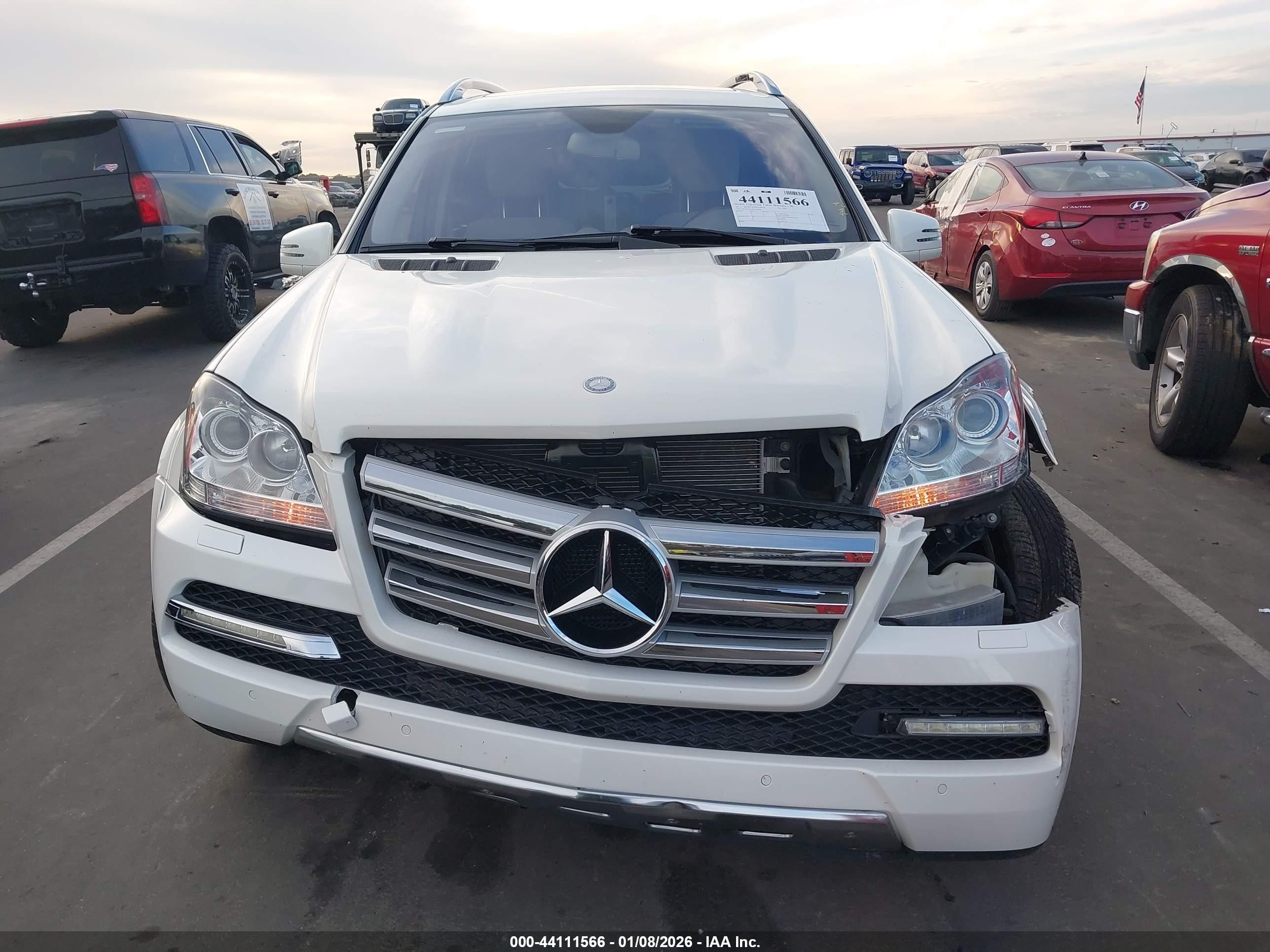 2011 Mercedes-benz Gl 550 4matic White vin: 4JGBF8GE2BA672688