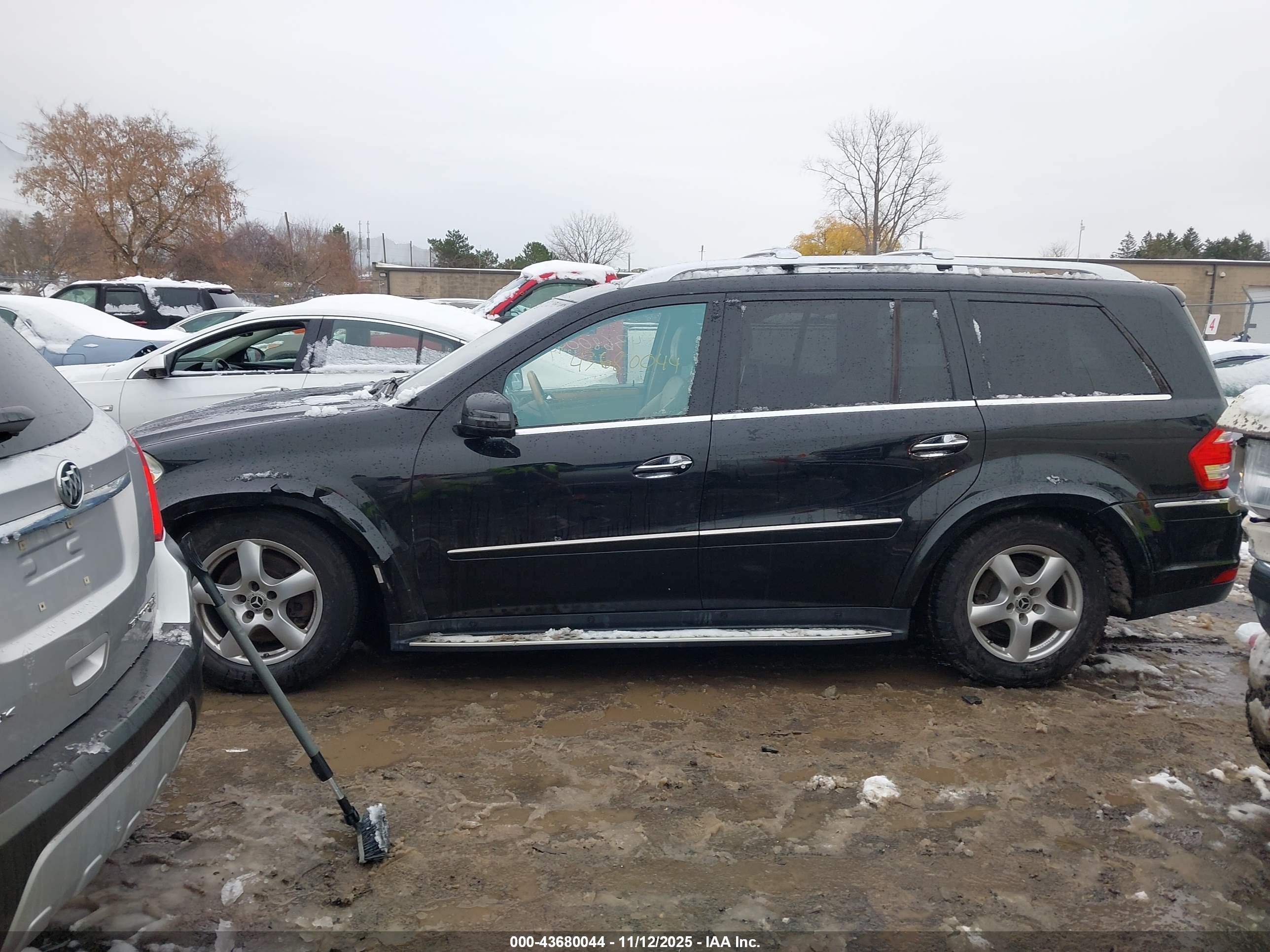 2011 Mercedes-benz Gl 550 4matic Черный vin: 4JGBF8GE2BA688938