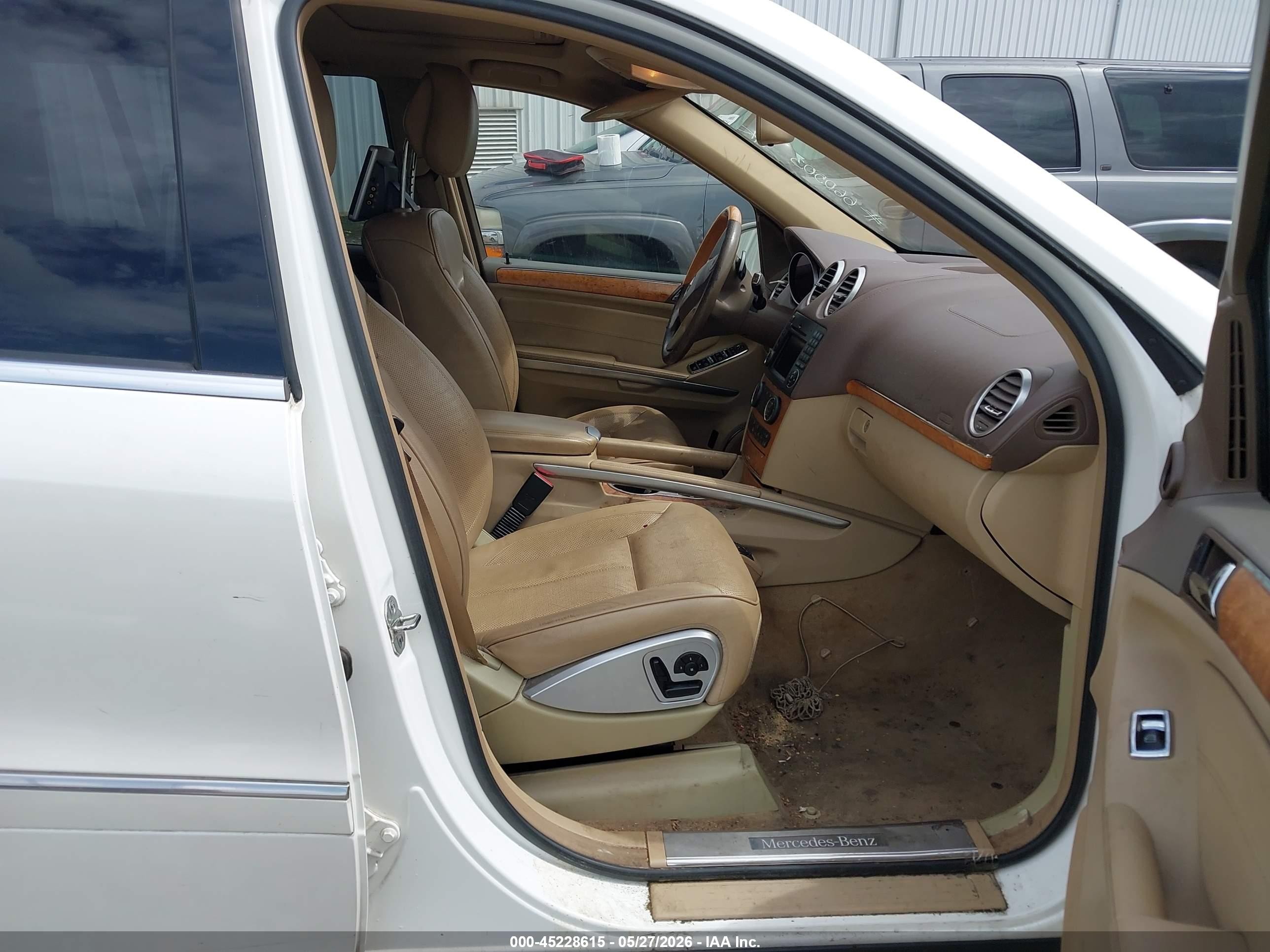 2011 Mercedes-benz Gl 550 4matic White vin: 4JGBF8GE3BA660503