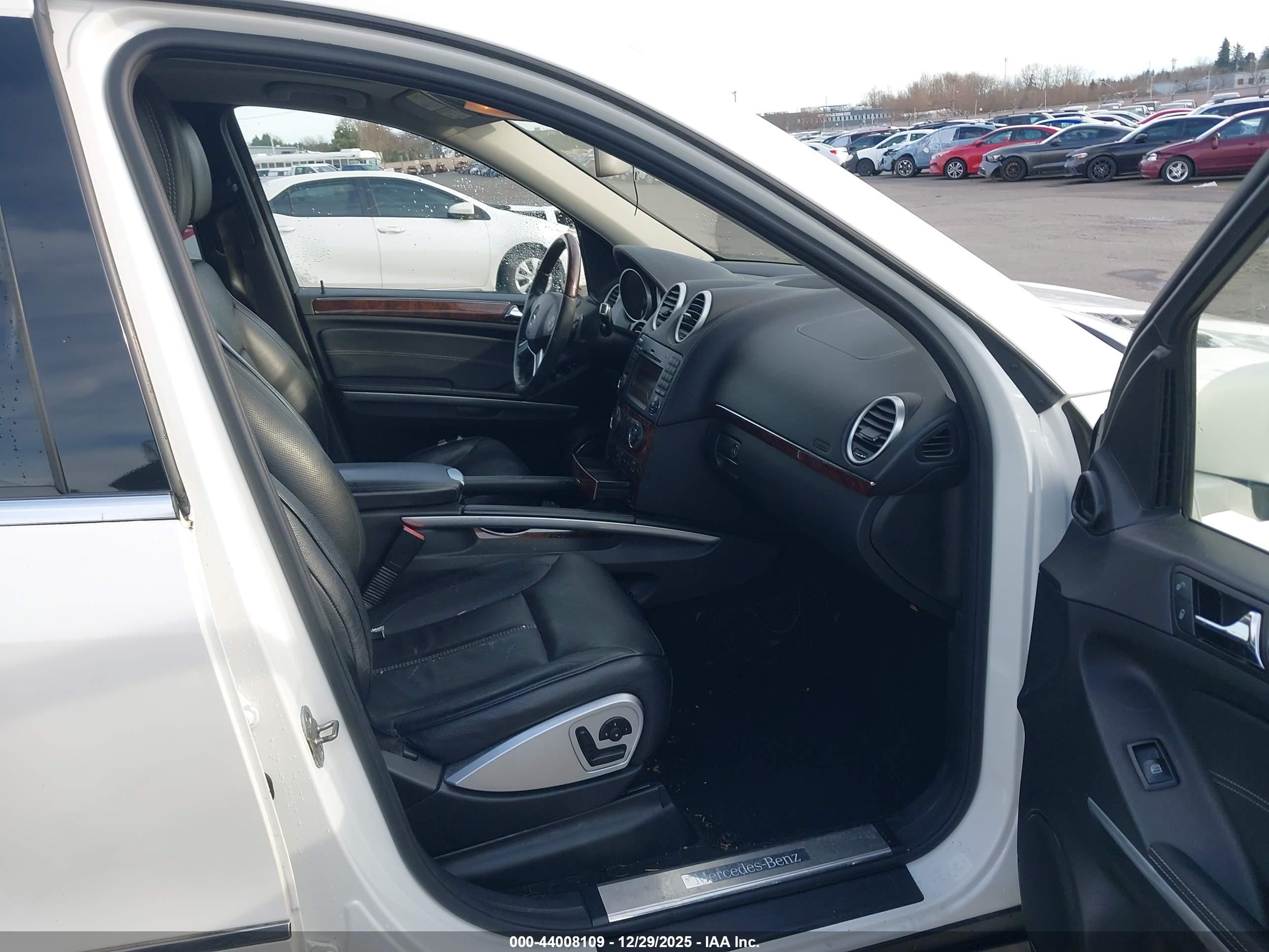 2011 Mercedes-benz Gl 550 4matic Кремовый vin: 4JGBF8GE4BA689220