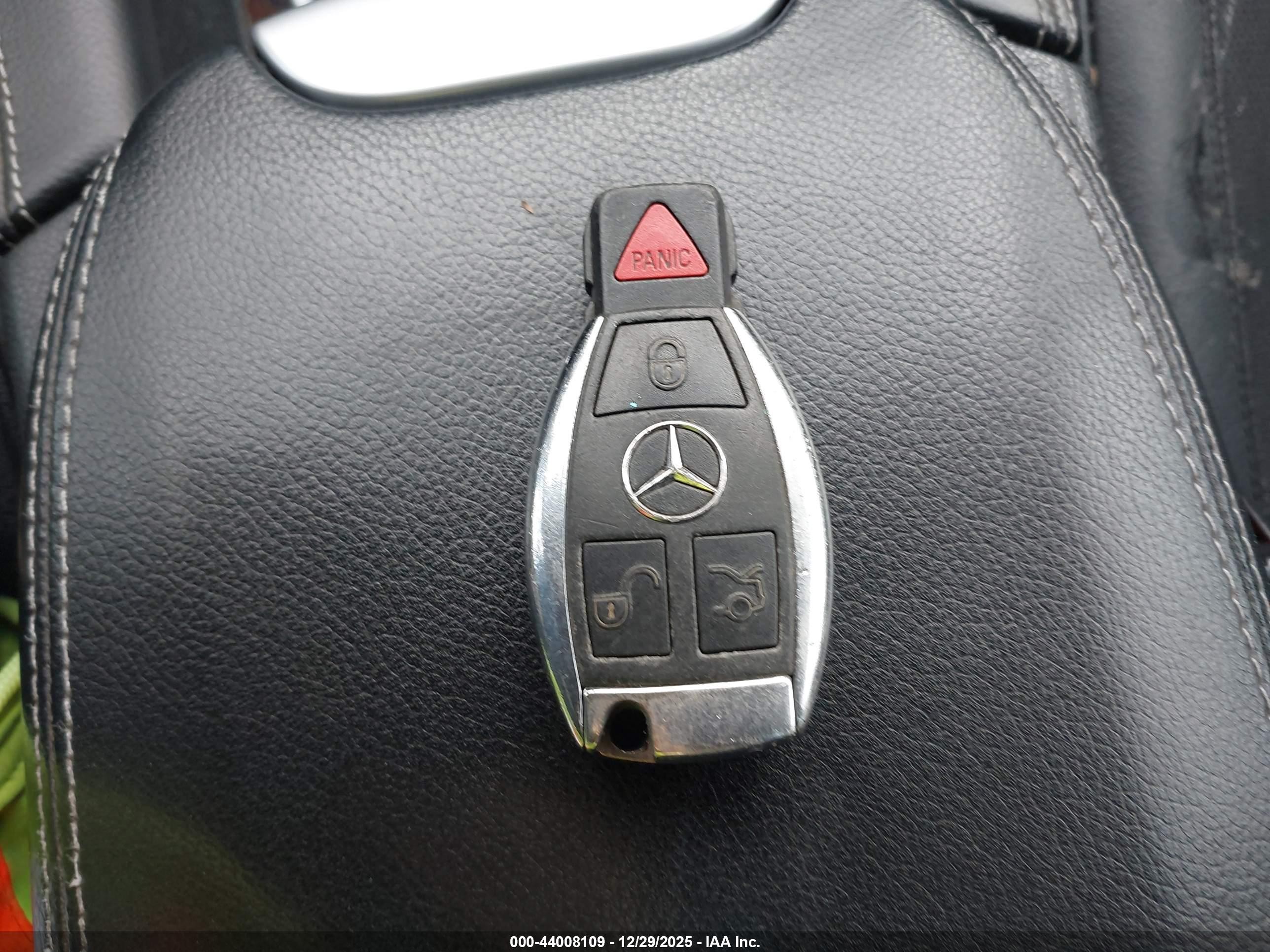 2011 Mercedes-benz Gl 550 4matic Кремовый vin: 4JGBF8GE4BA689220