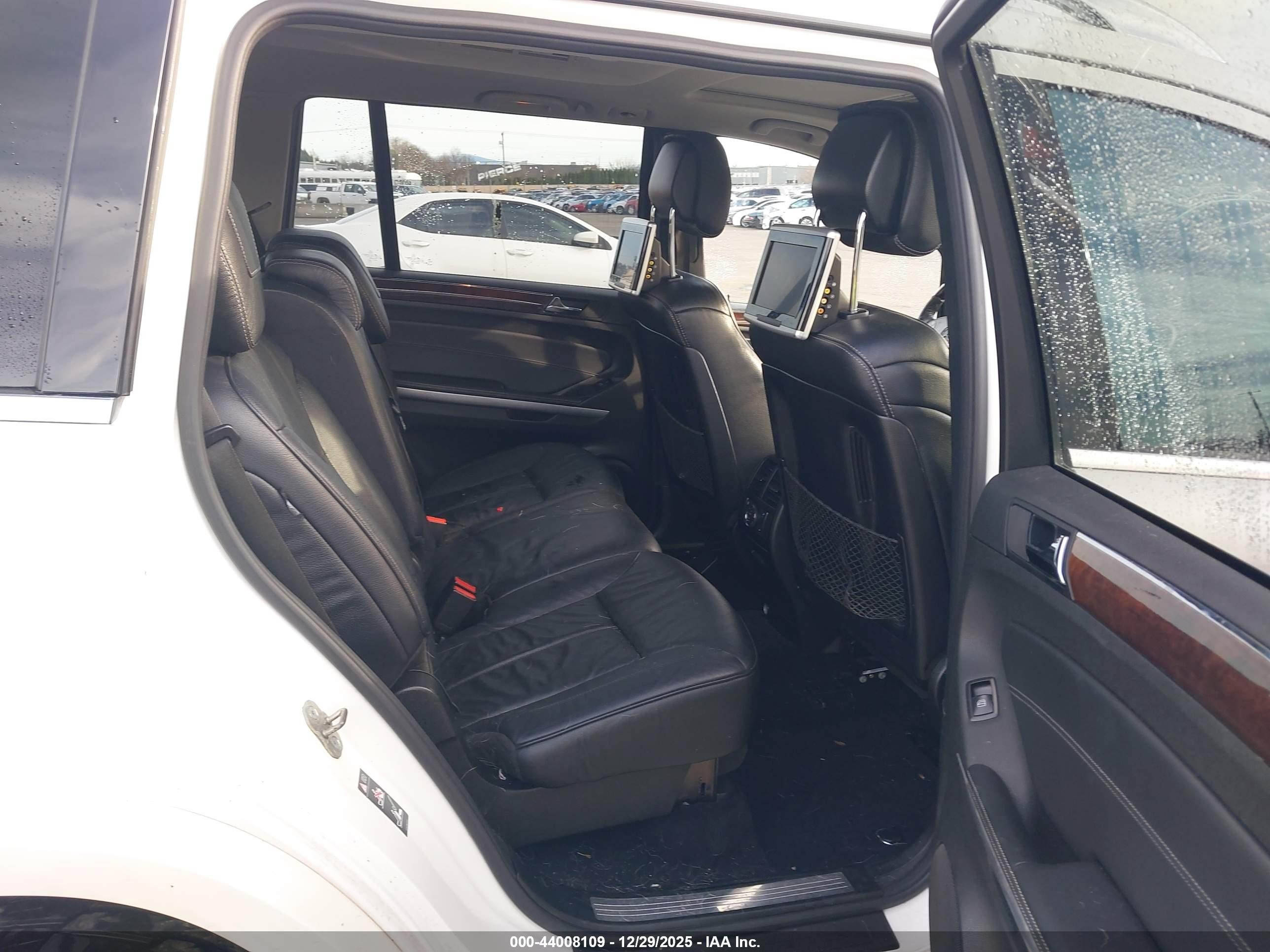 2011 Mercedes-benz Gl 550 4matic Кремовый vin: 4JGBF8GE4BA689220