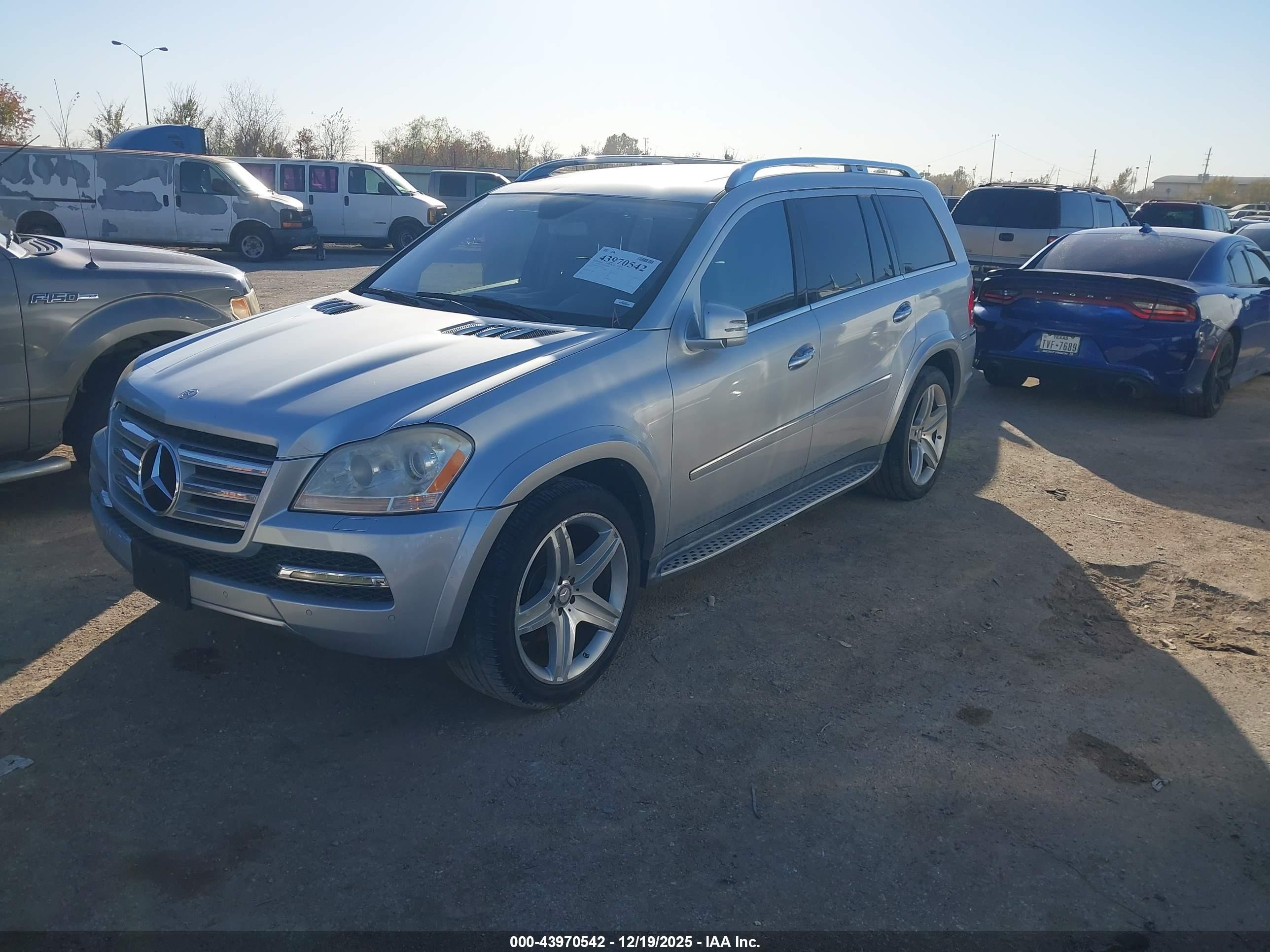 2011 Mercedes-benz Gl 550 4matic Серебряный vin: 4JGBF8GE5BA656520