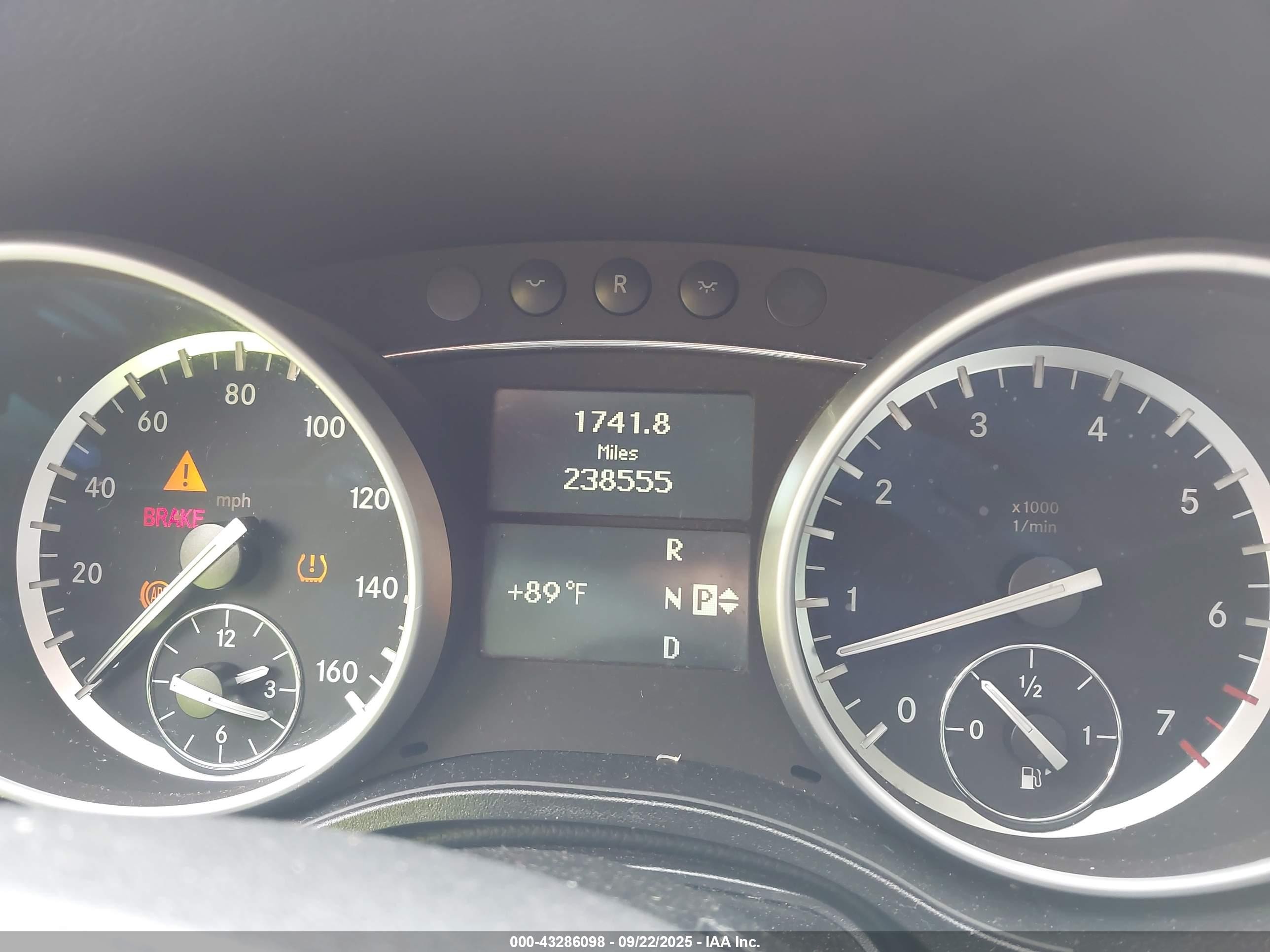 2011 Mercedes-benz Gl 550 4matic Серебряный vin: 4JGBF8GE7BA652484