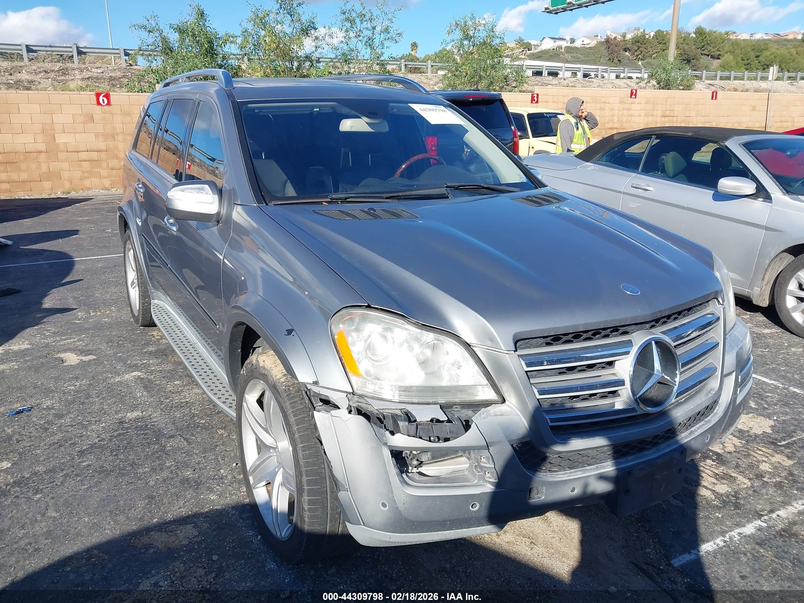 2010 Mercedes-benz Gl 550 4matic Silver vin: 4JGBF8GE8AA594187