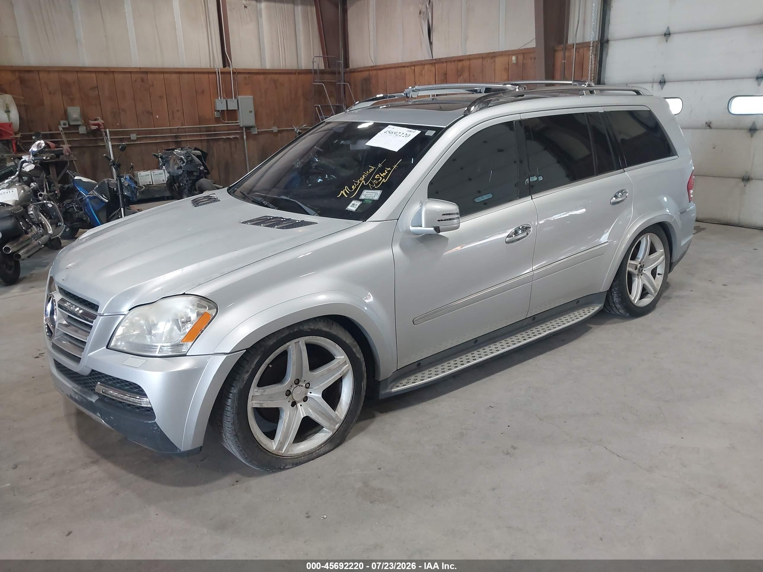 2011 Mercedes-benz Gl 550 4matic Silver vin: 4JGBF8GE8BA755767