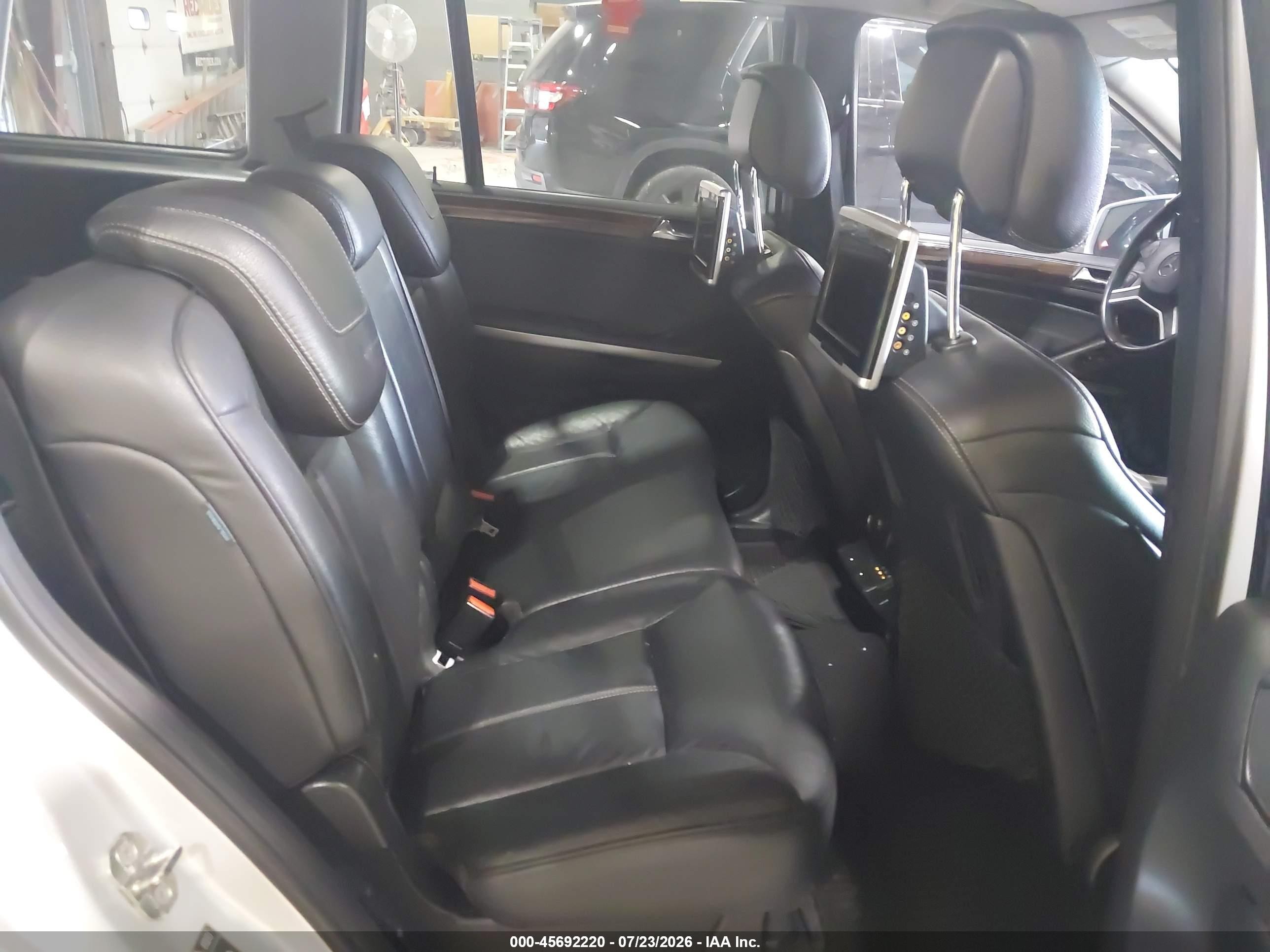 2011 Mercedes-benz Gl 550 4matic Silver vin: 4JGBF8GE8BA755767