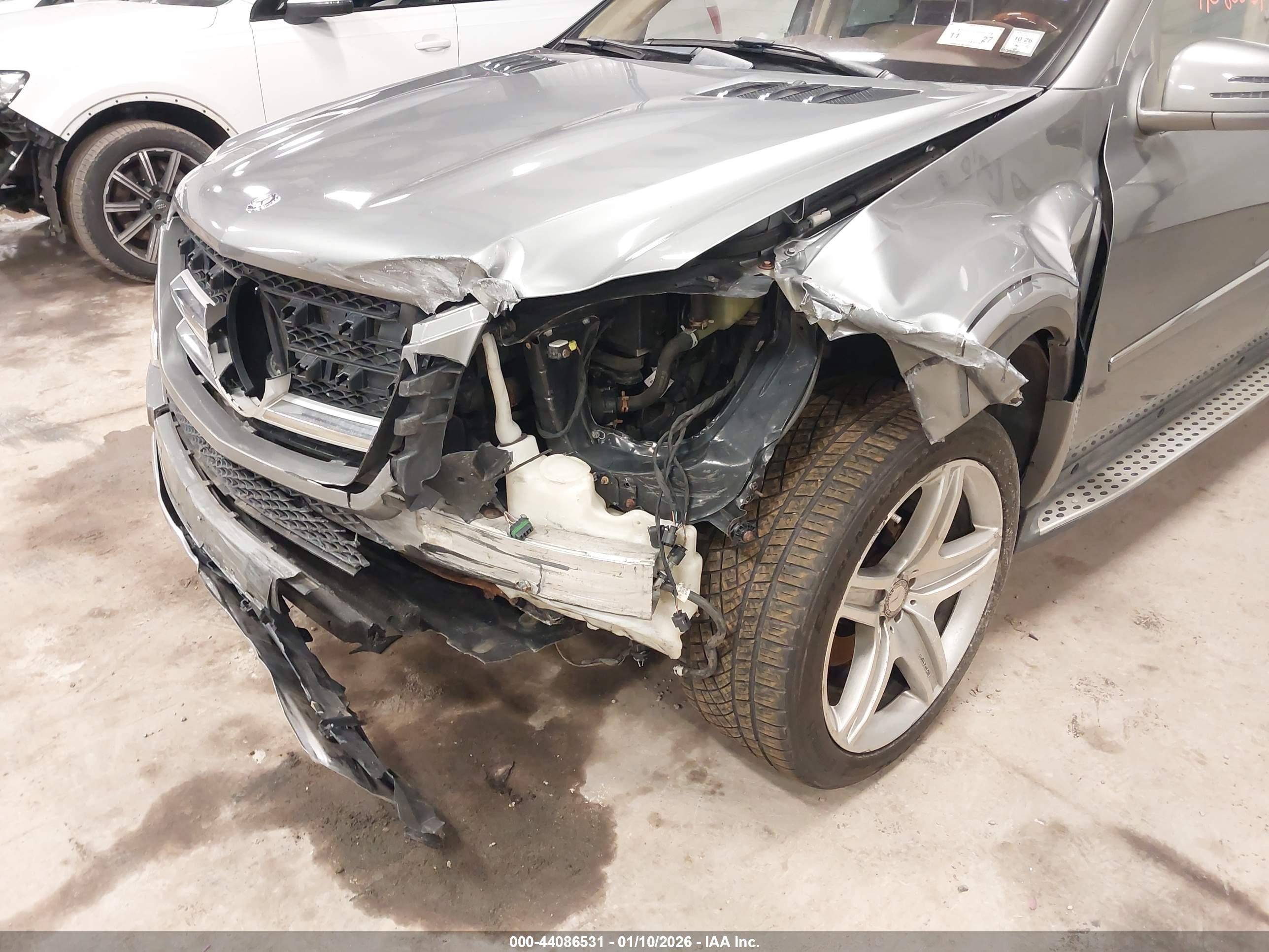 2011 Mercedes-benz Gl 550 4matic Серый vin: 4JGBF8GE9BA667682