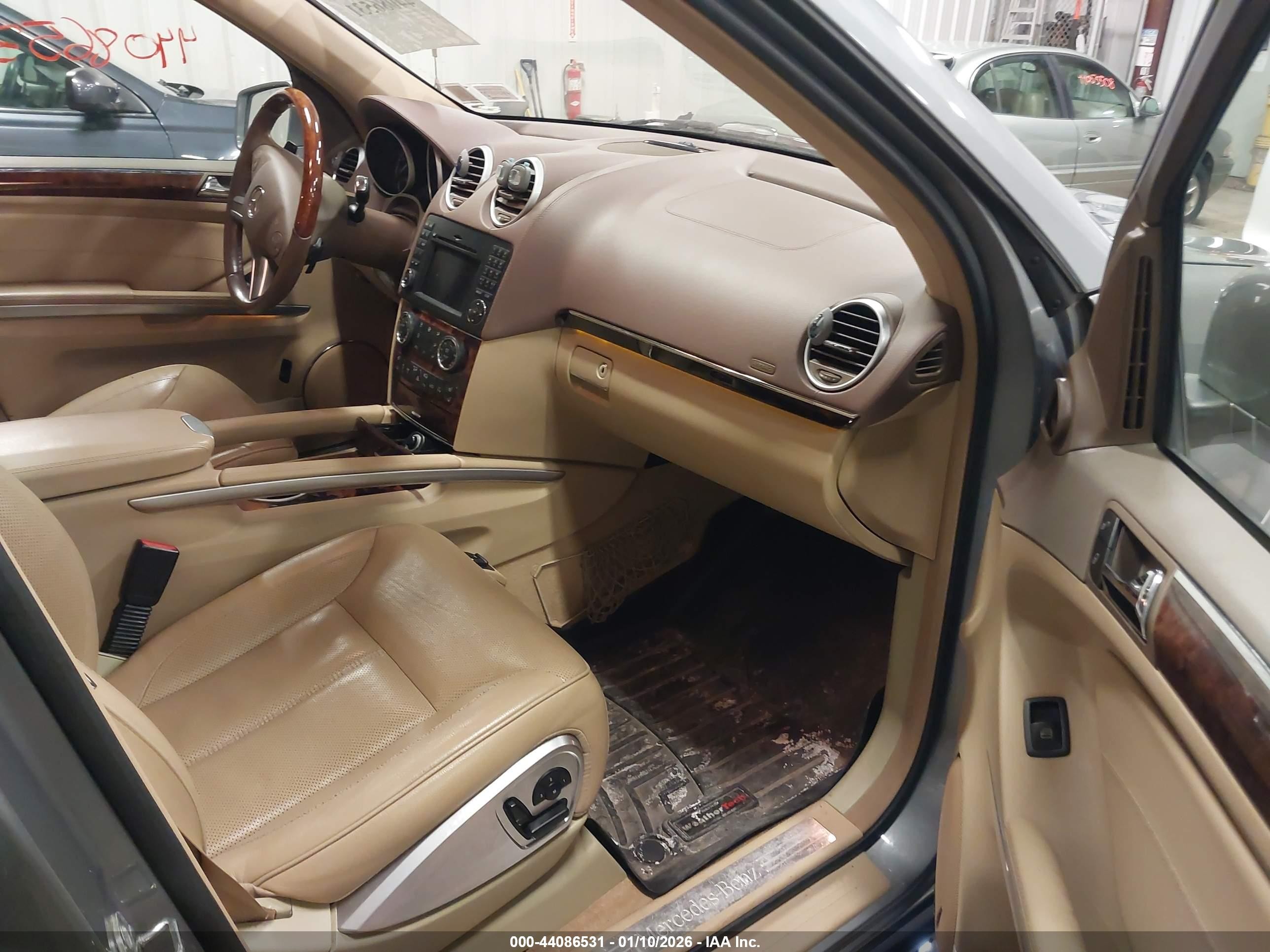 2011 Mercedes-benz Gl 550 4matic Серый vin: 4JGBF8GE9BA667682