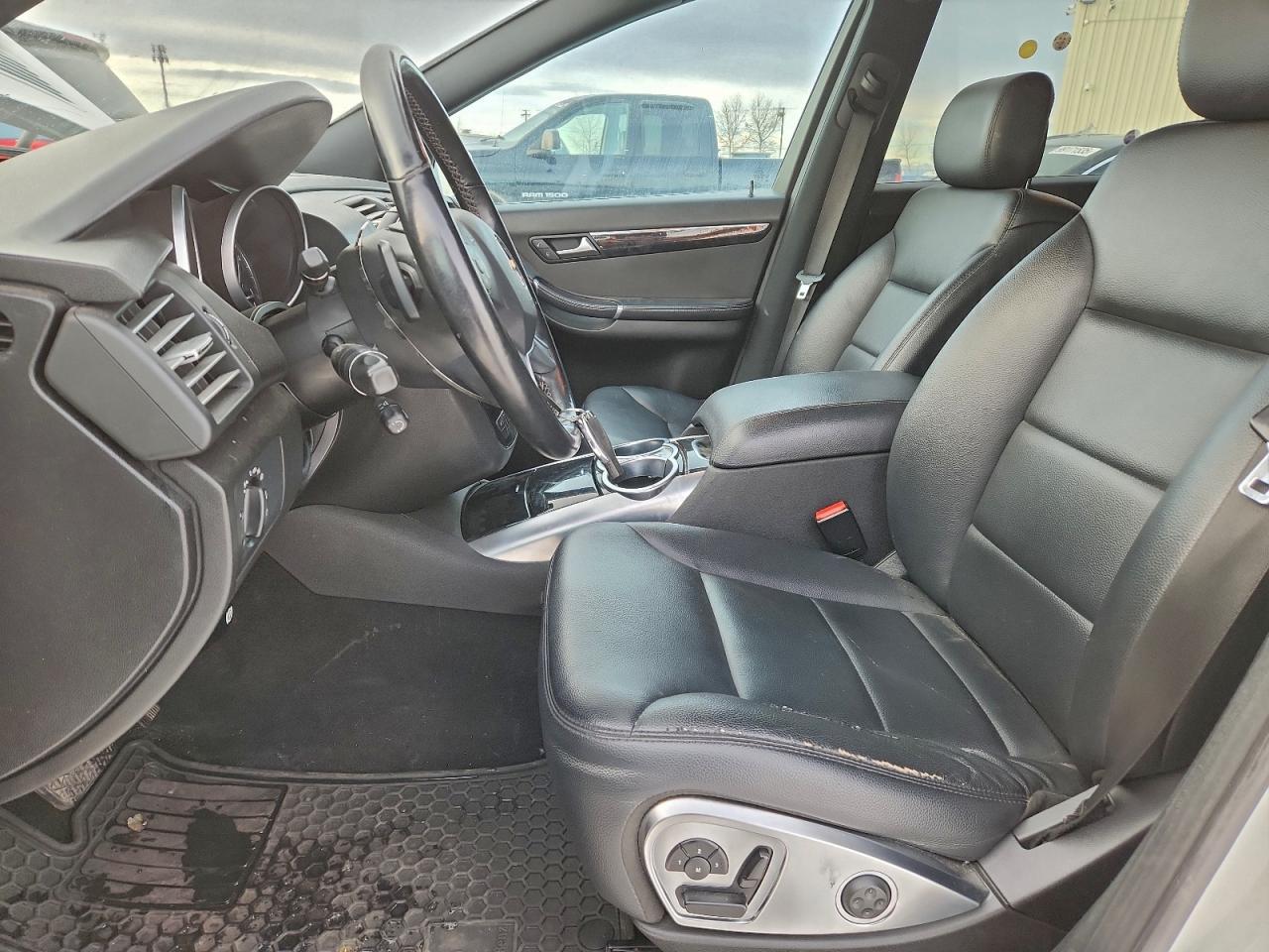 2012 Mercedes-benz R 350 Bluetec White vin: 4JGCB2FE6CA146323