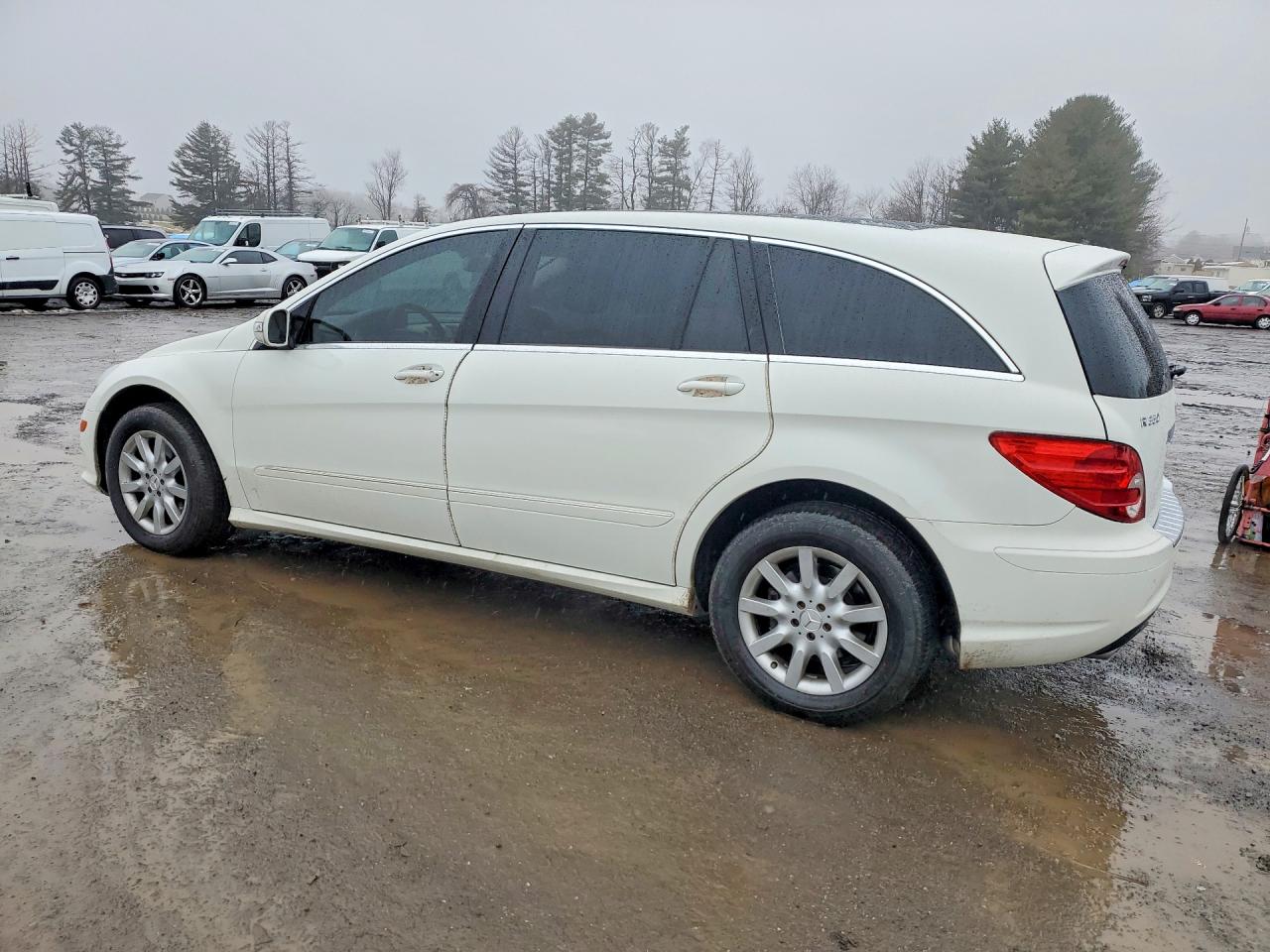 2008 Mercedes-benz R 350 White vin: 4JGCB56E08A066928