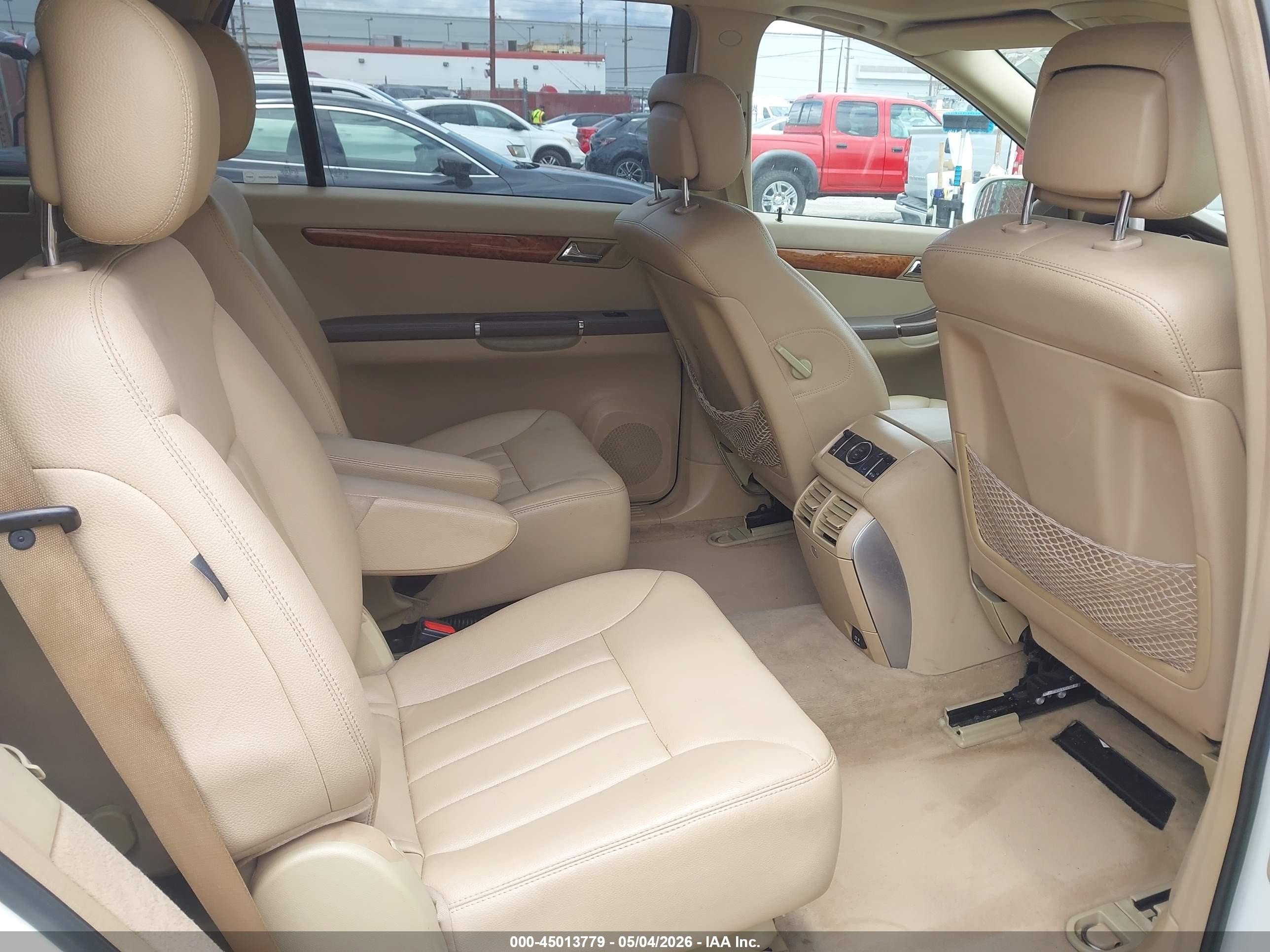 2008 Mercedes-benz R 350   White vin: 4JGCB56E08A078416