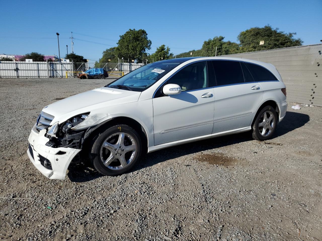 2008 Mercedes-benz R 350 White vin: 4JGCB56E38A066308