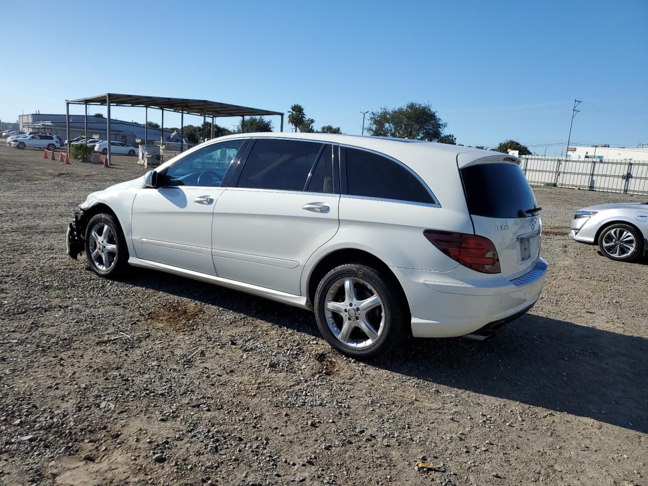 2008 Mercedes-benz R 350 White vin: 4JGCB56E38A066308