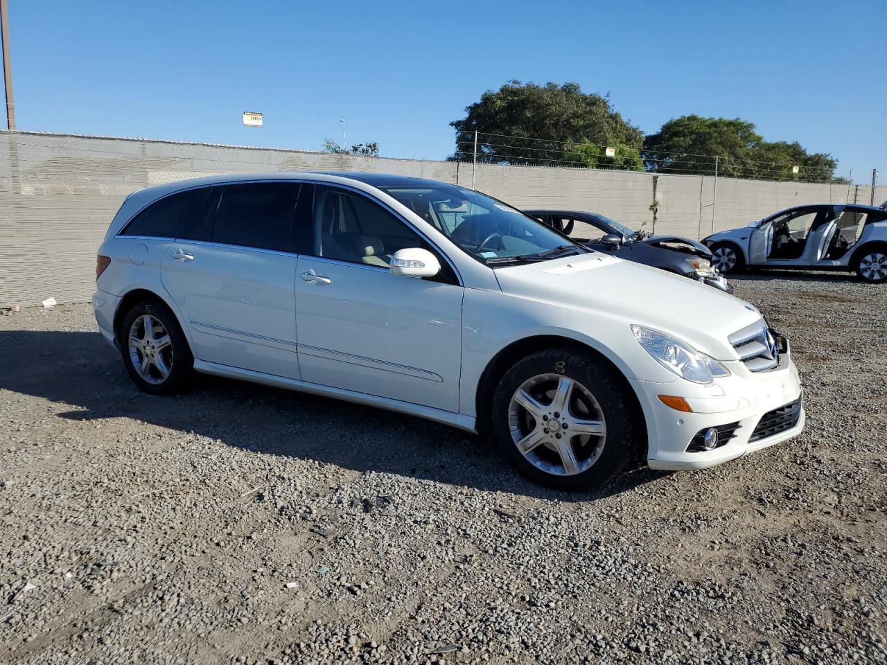 2008 Mercedes-benz R 350 White vin: 4JGCB56E38A066308
