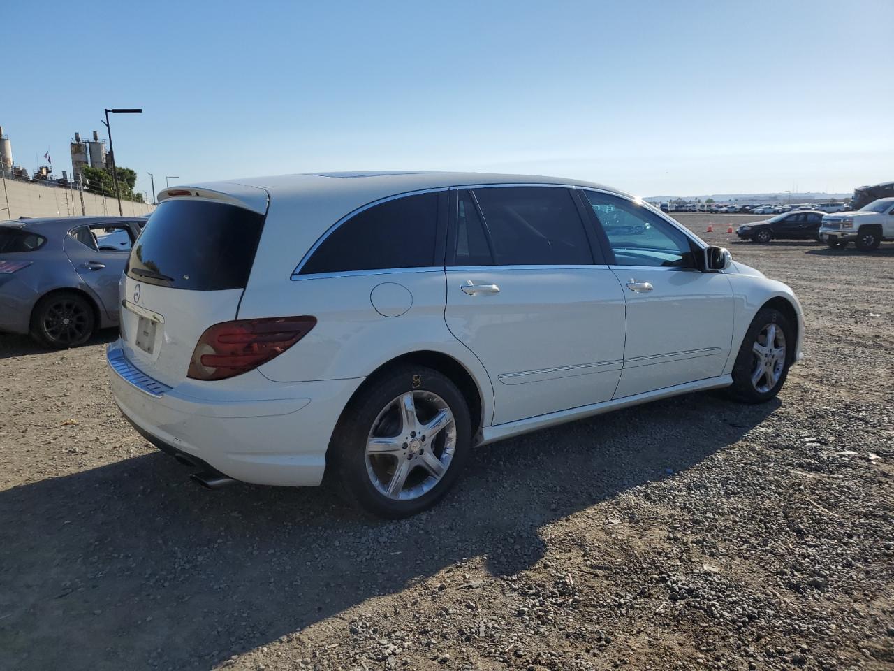 2008 Mercedes-benz R 350 White vin: 4JGCB56E38A066308