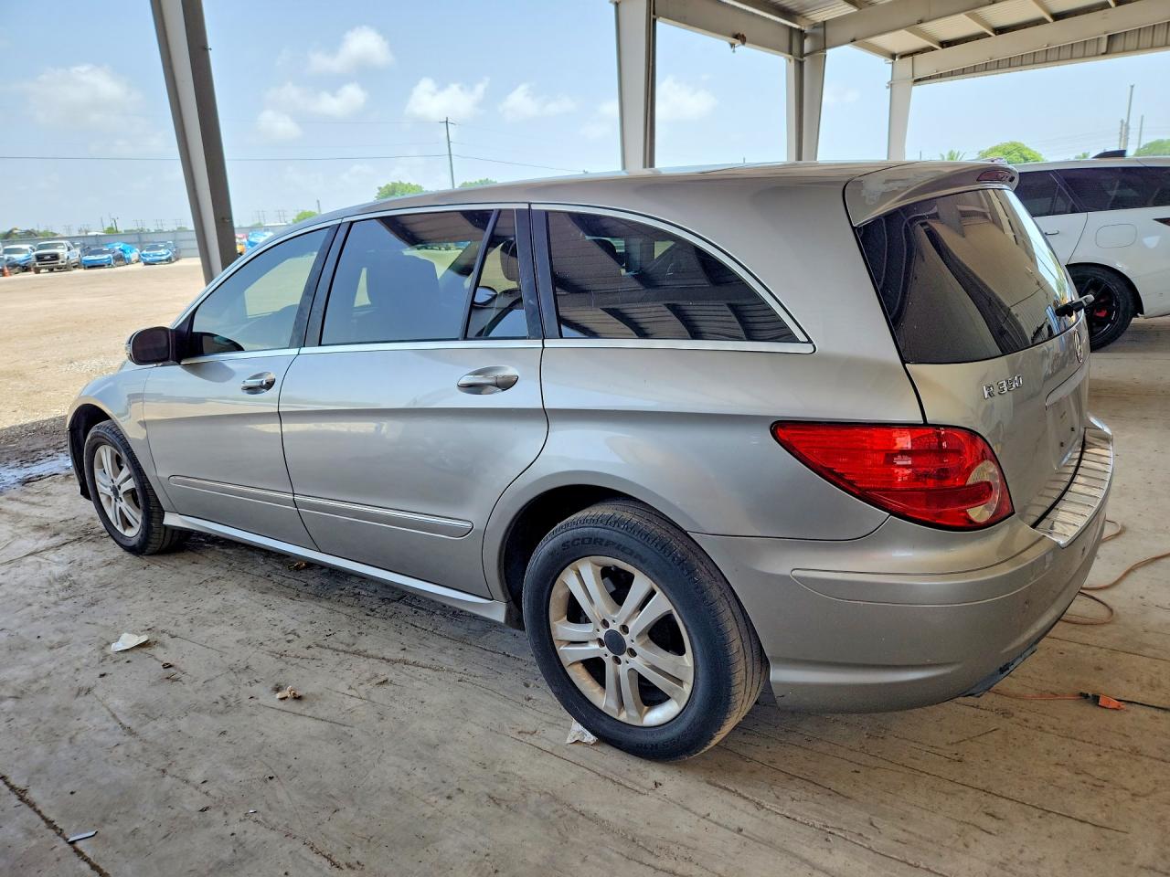 2008 Mercedes-benz R 350 Silver vin: 4JGCB56E38A068138
