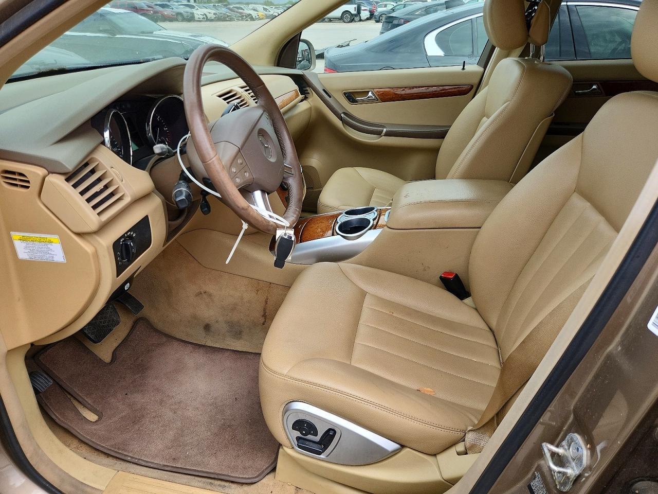 2008 Mercedes Benz R 350 Желто-коричневый vin: 4JGCB56E58A066973