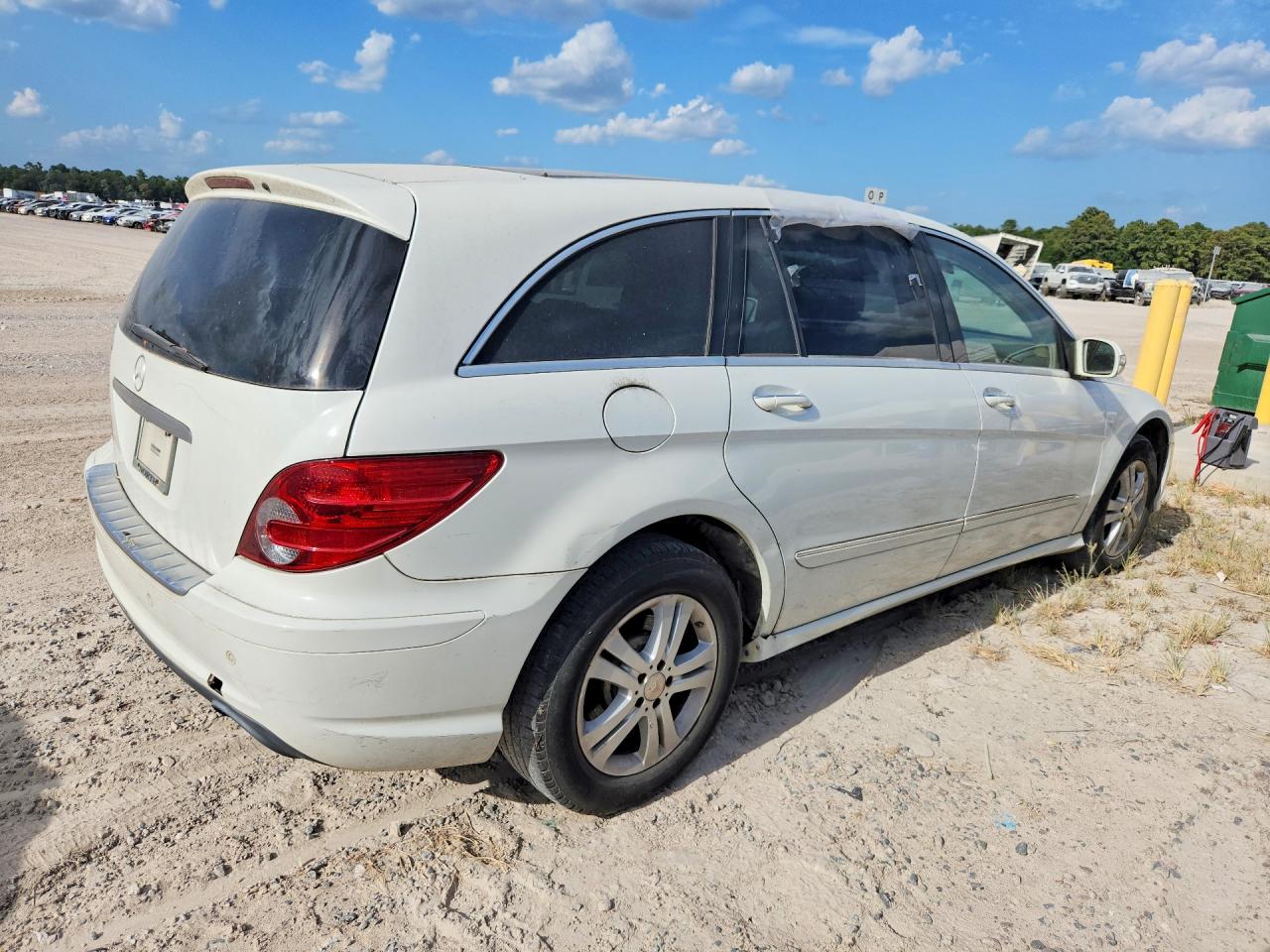 2008 Mercedes-benz R 350 White vin: 4JGCB56E68A064326