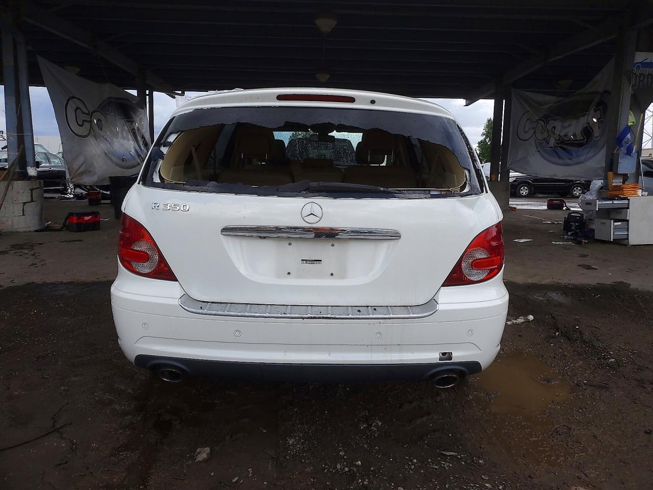 2008 Mercedes-benz R350 Белый vin: 4JGCB56E68A084348