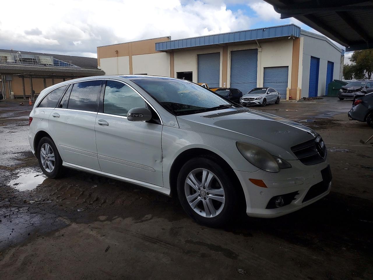 2008 Mercedes-benz R350 Белый vin: 4JGCB56E68A084348