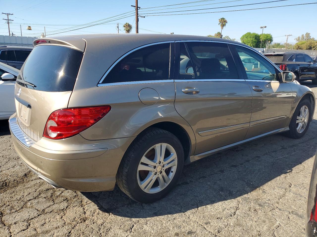 2008 Mercedes-benz R 350 Золотой vin: 4JGCB56E88A064117