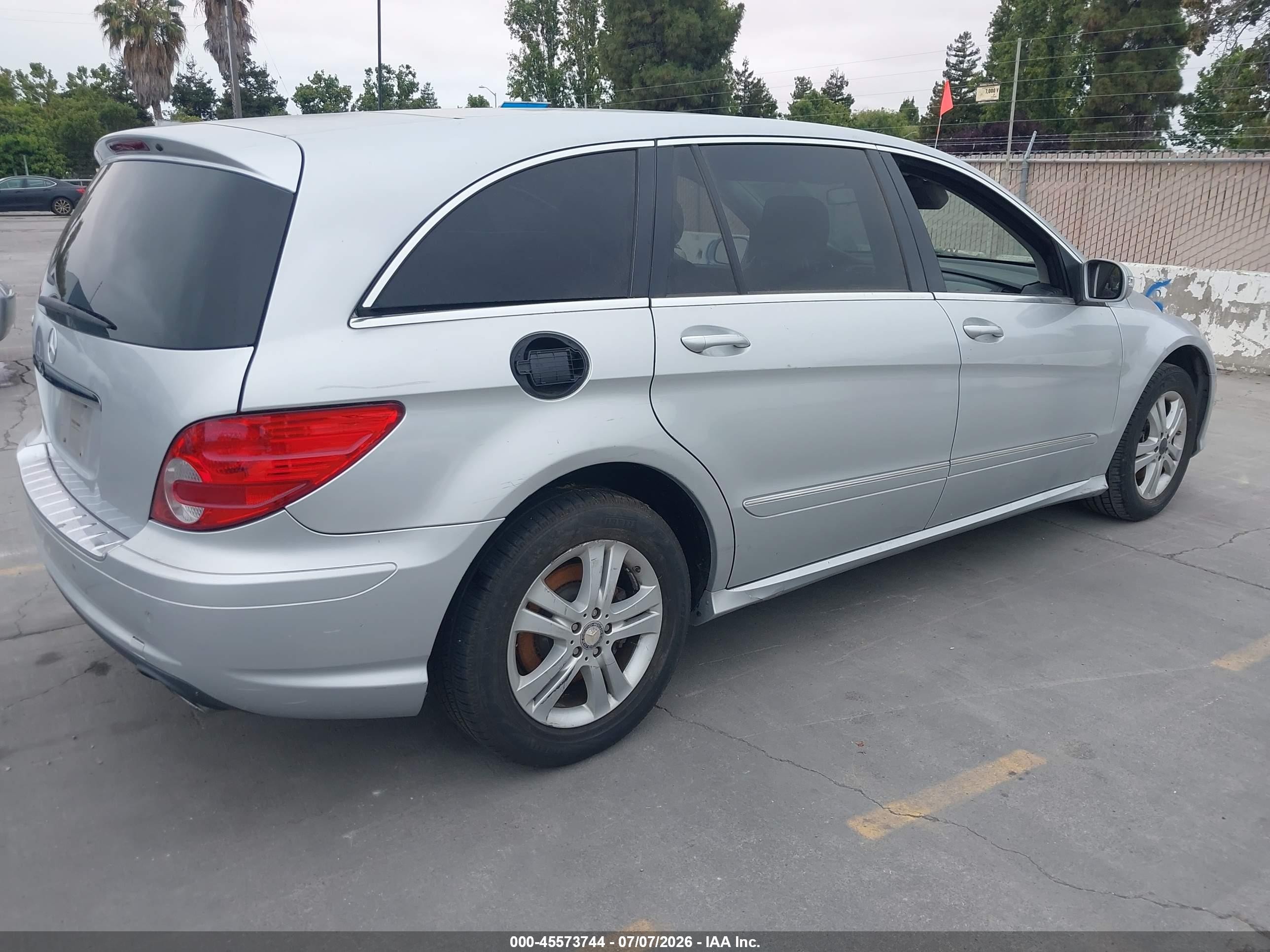 2008 Mercedes-benz R-class 3.5l Burgundy vin: 4JGCB56E88A068099