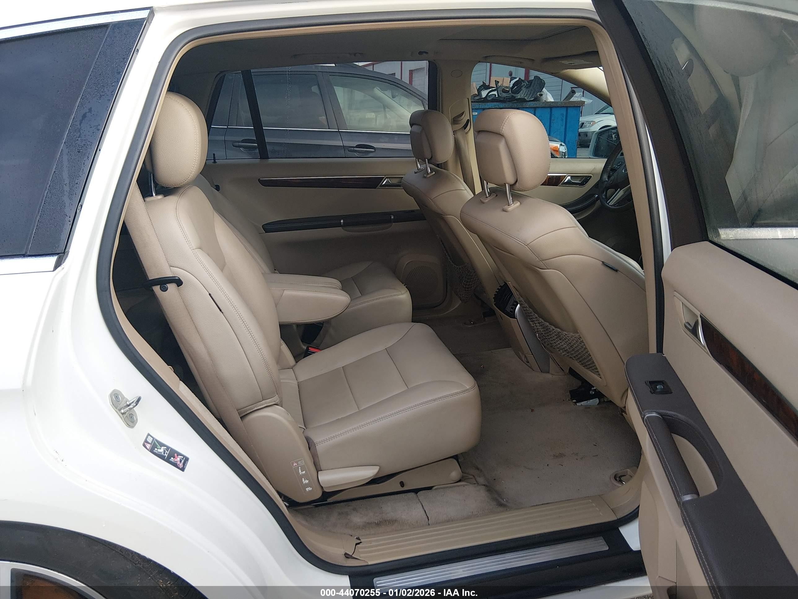 2012 Mercedes-benz R 350 4matic Белый vin: 4JGCB5HE0CA138099