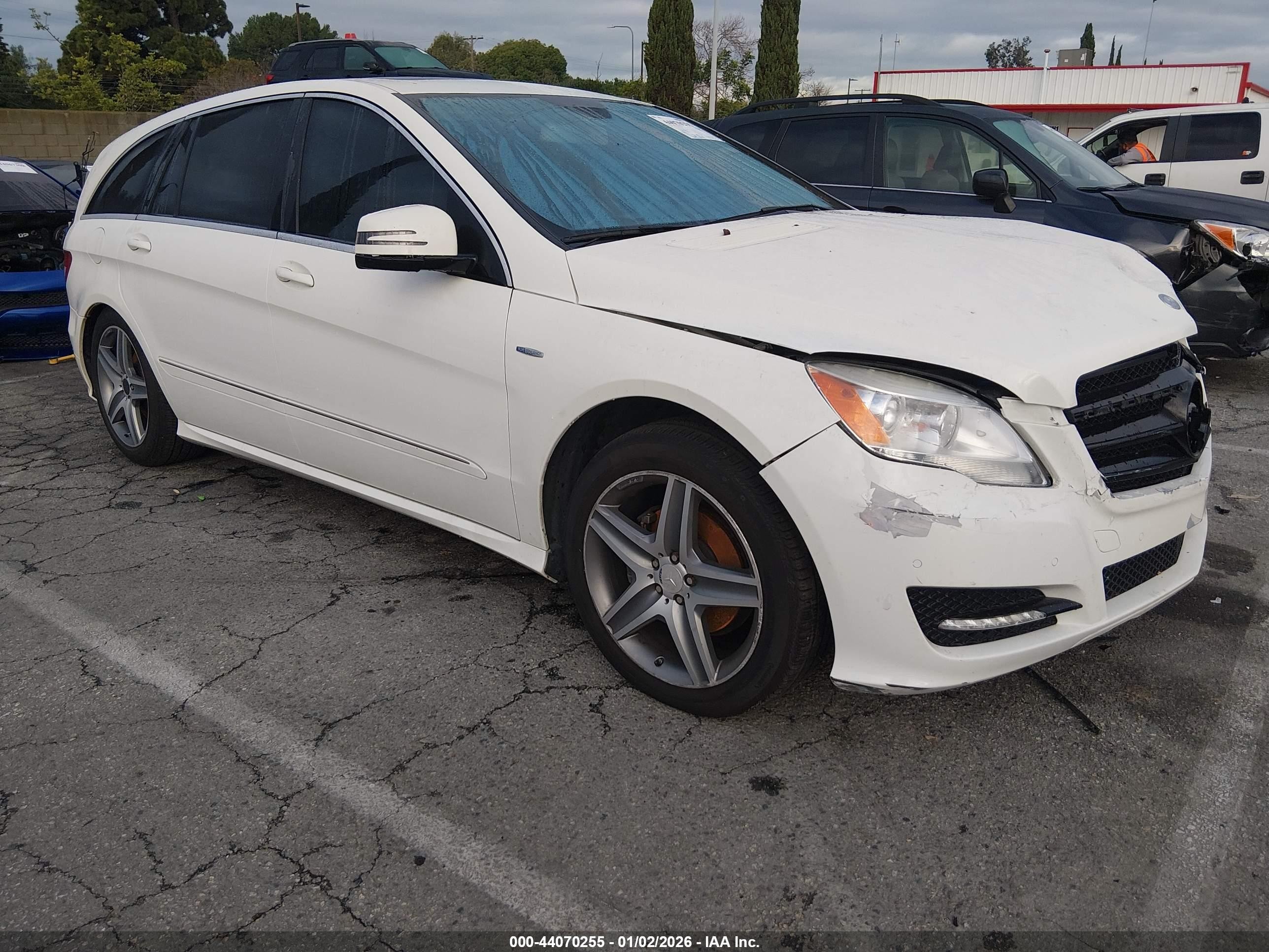 2012 Mercedes-benz R 350 4matic Белый vin: 4JGCB5HE0CA138099