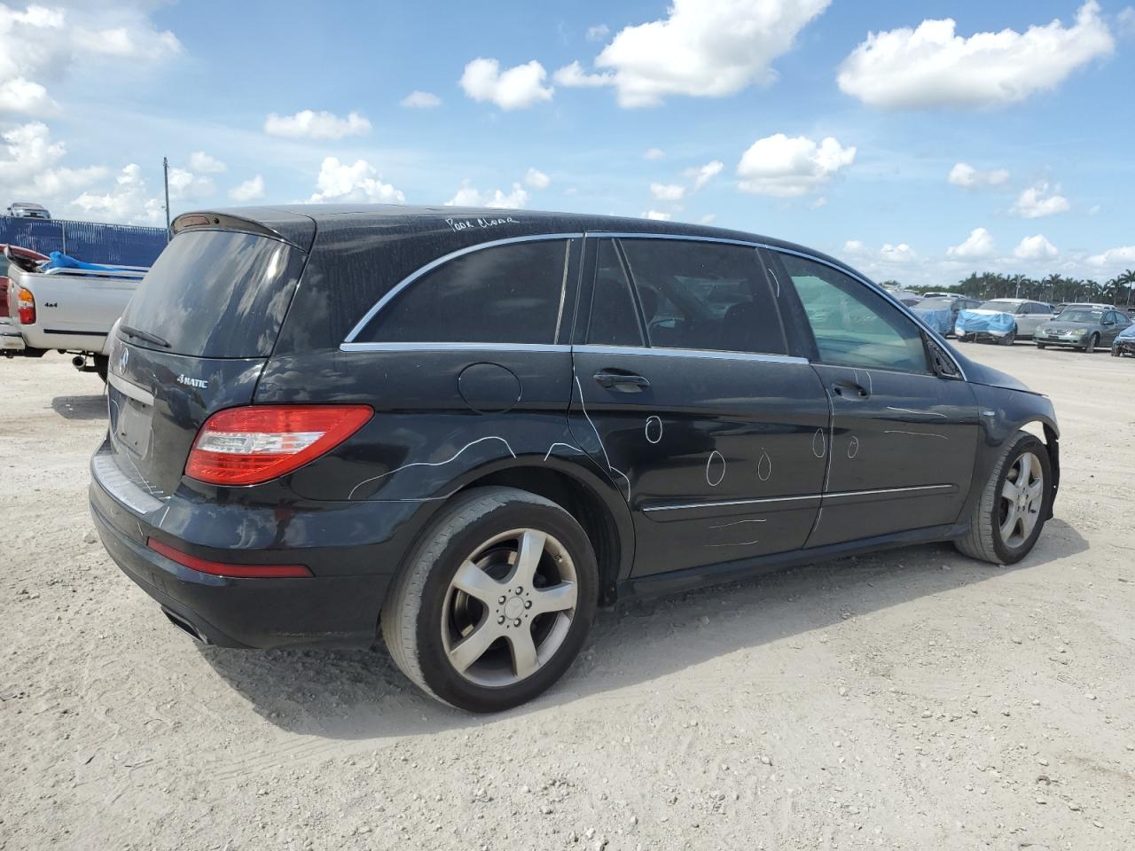 2012 Mercedes-benz R 350 4matic   Black vin: 4JGCB5HE1CA142775
