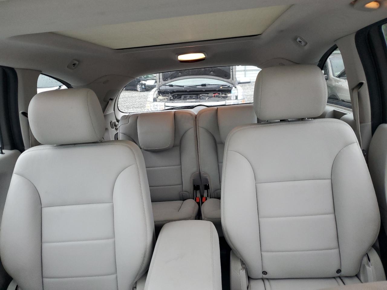 2012 Mercedes-benz R 350 4matic   Silver vin: 4JGCB5HE3CA148917