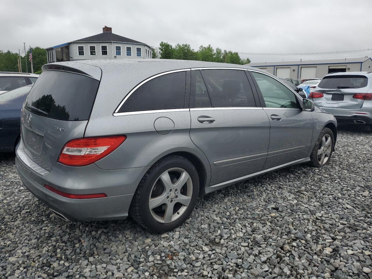 2012 Mercedes-benz R 350 4matic   Silver vin: 4JGCB5HE3CA148917