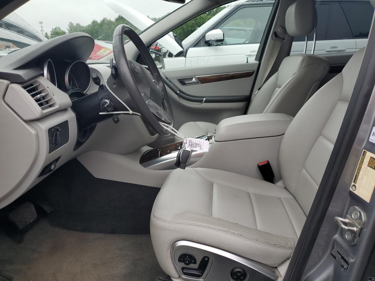 2012 Mercedes-benz R 350 4matic   Silver vin: 4JGCB5HE3CA148917