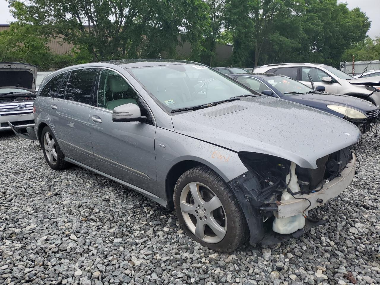 2012 Mercedes-benz R 350 4matic   Silver vin: 4JGCB5HE3CA148917