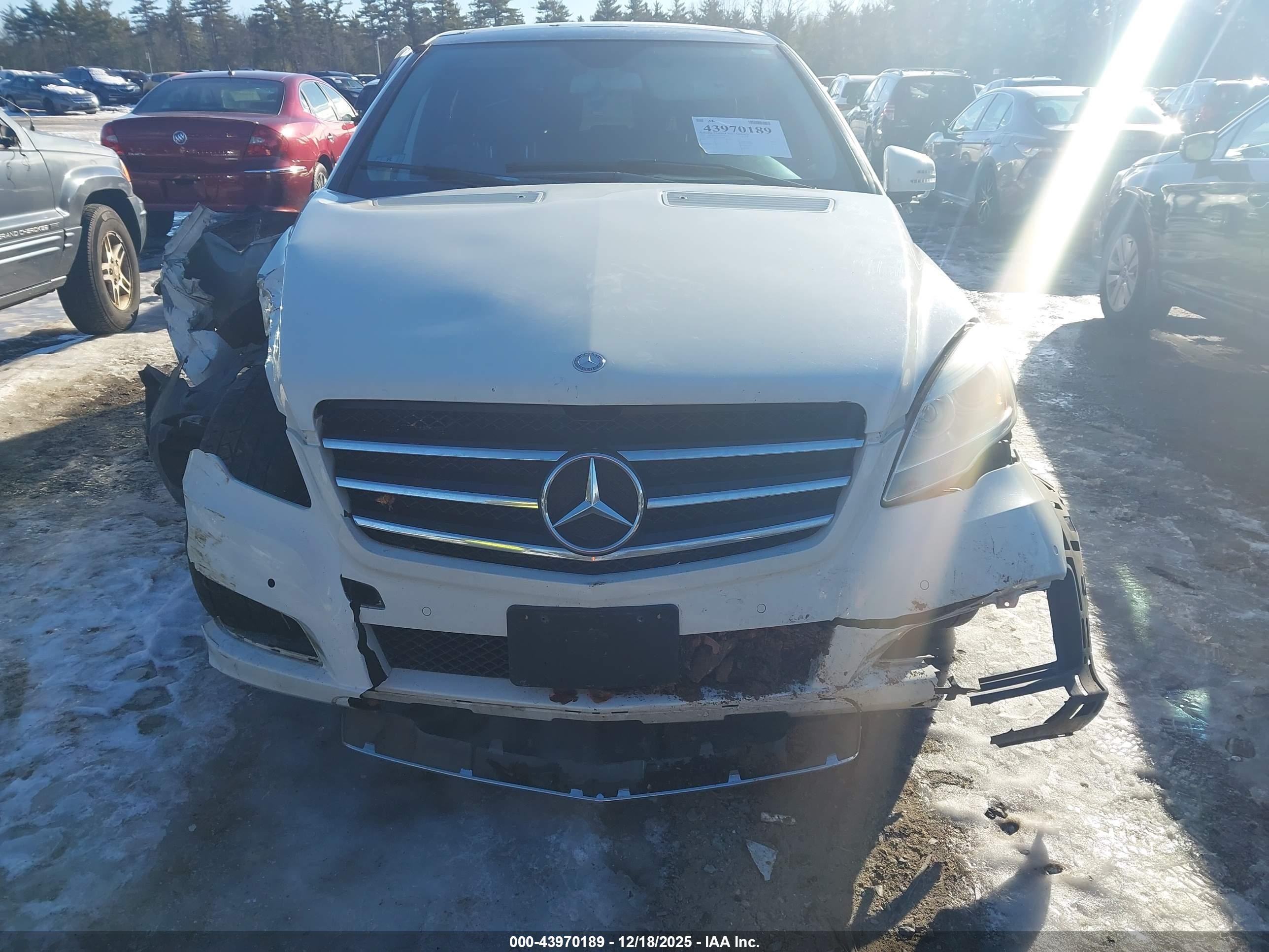 2012 Mercedes-benz R 350 4matic Белый vin: 4JGCB5HE3CA154698