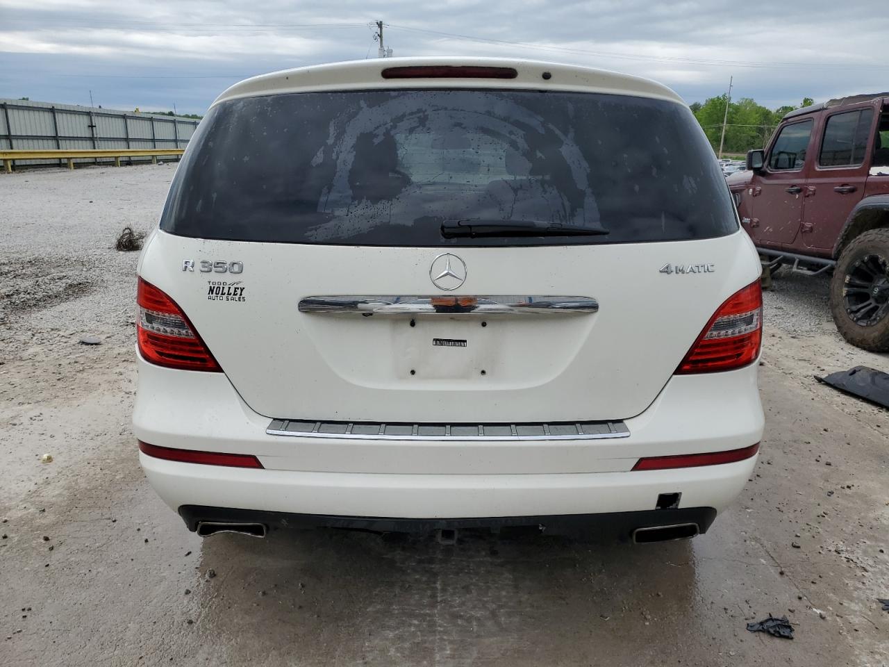 2012 Mercedes-benz R 350 4matic   White vin: 4JGCB5HE4CA142964