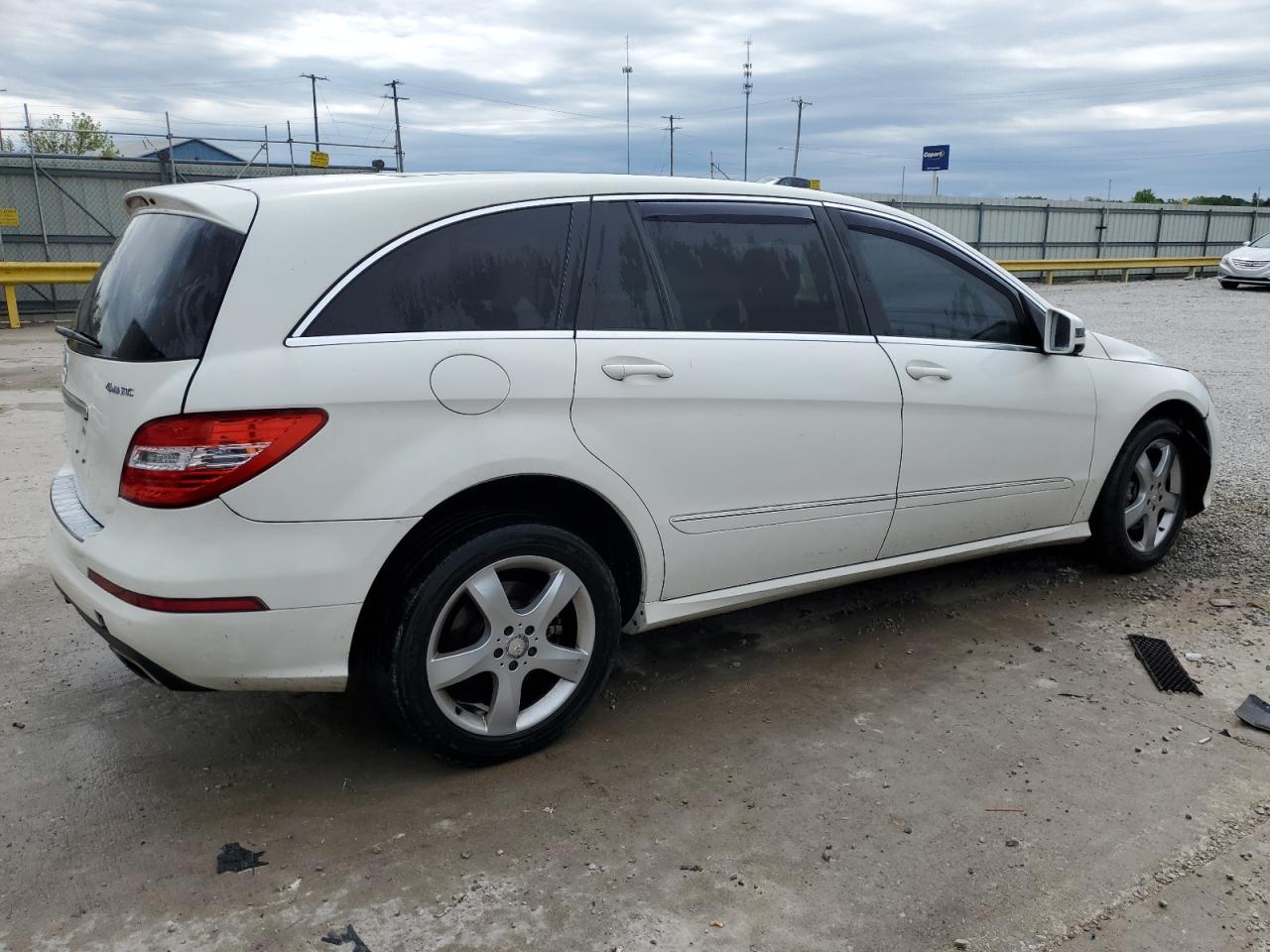 2012 Mercedes-benz R 350 4matic   White vin: 4JGCB5HE4CA142964