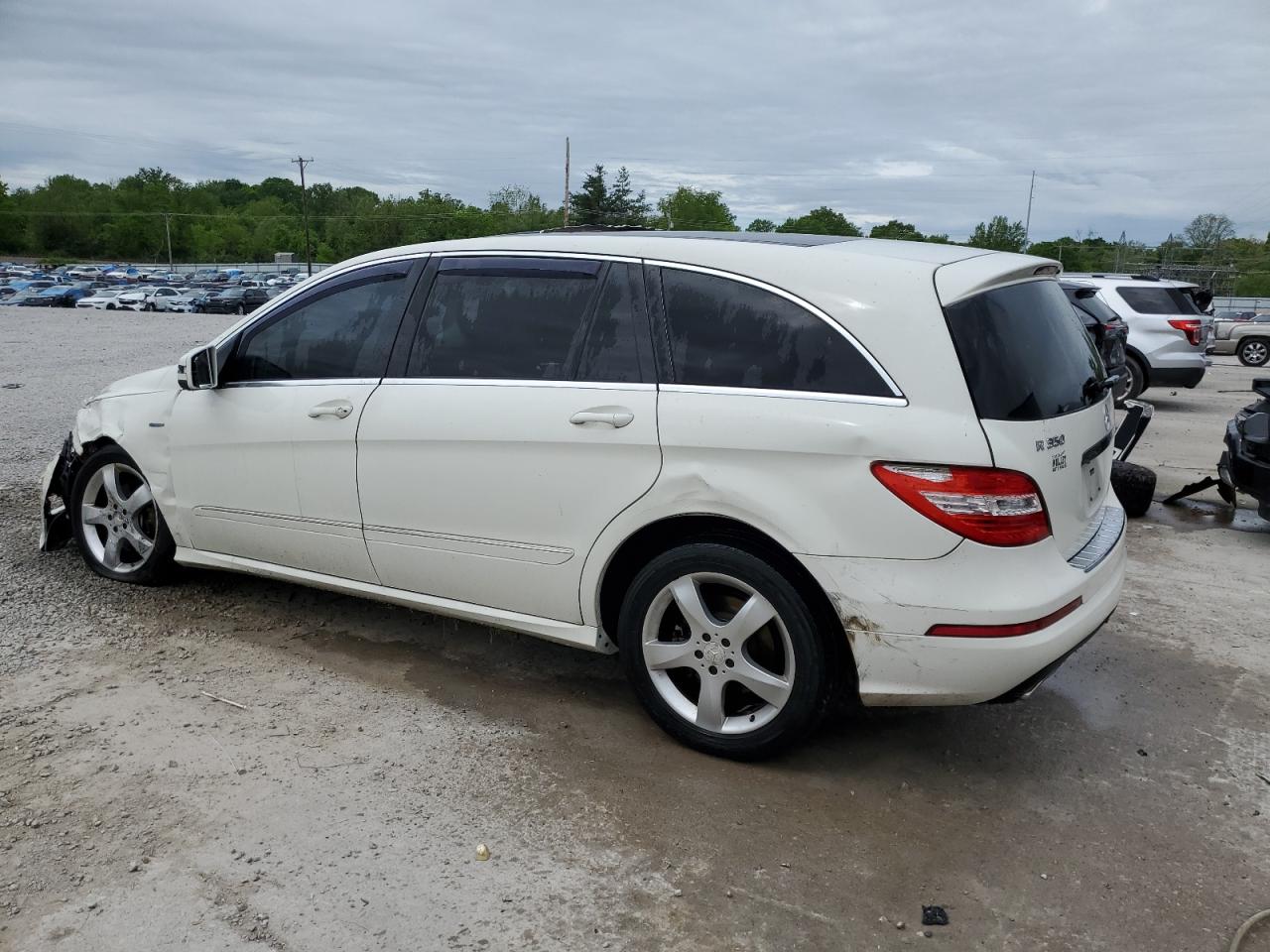 2012 Mercedes-benz R 350 4matic   White vin: 4JGCB5HE4CA142964